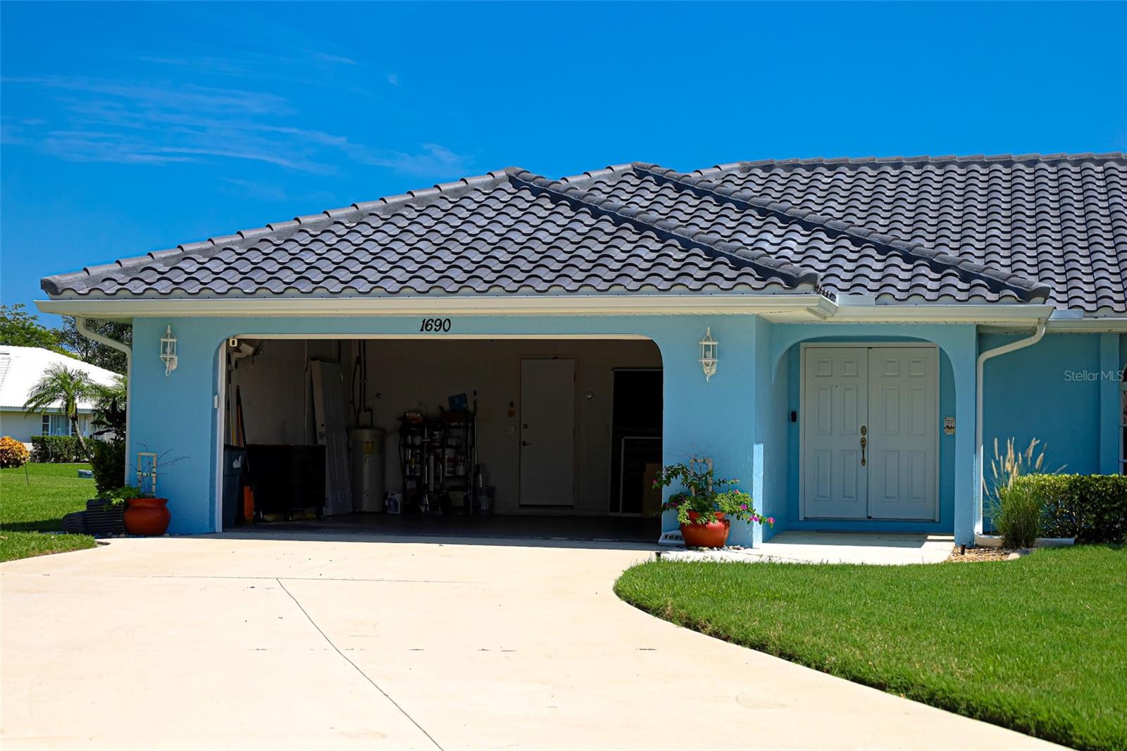 1690 Waxwing Ct Property Photo 2