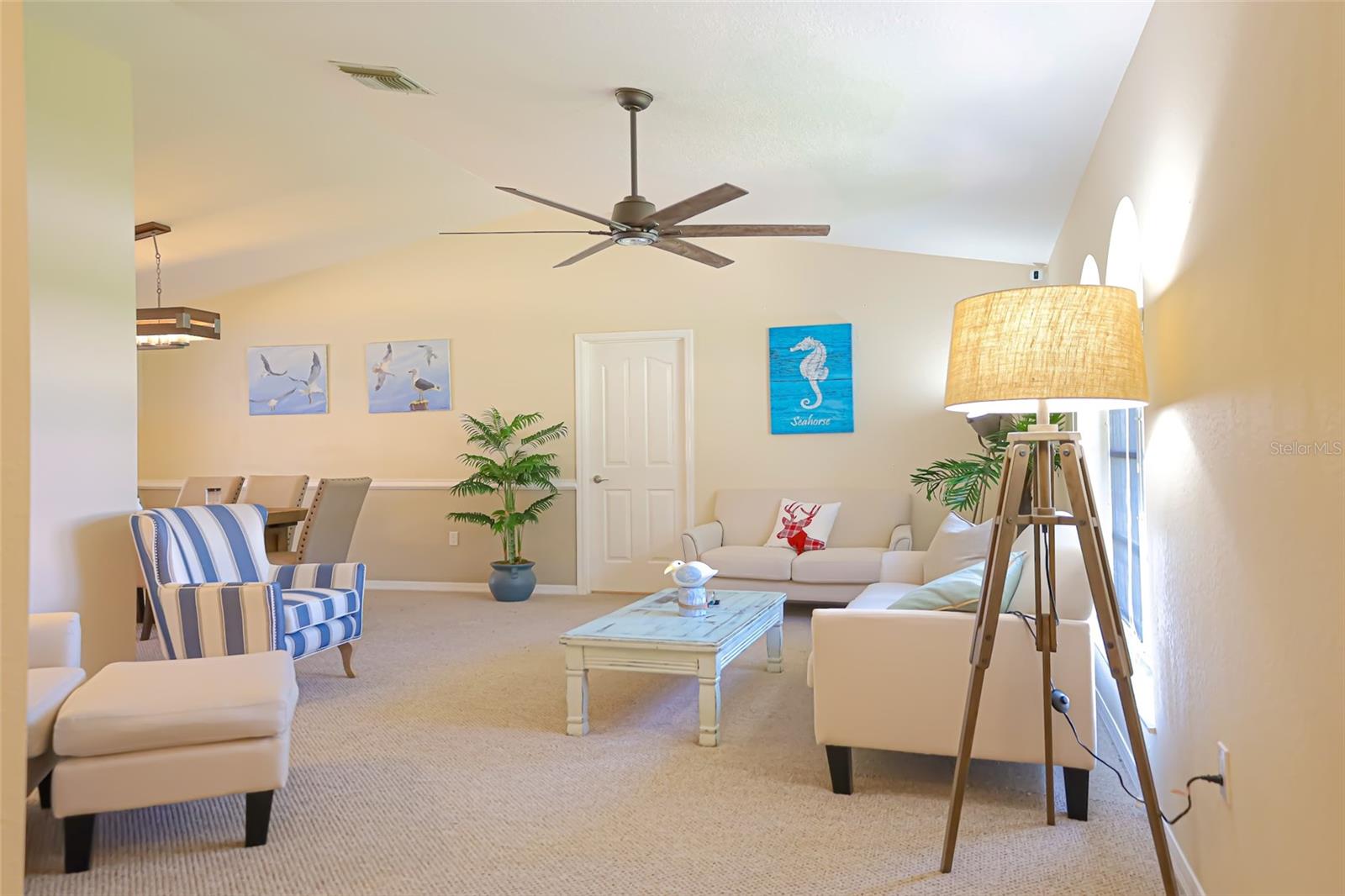 1690 Waxwing Ct Property Photo 3