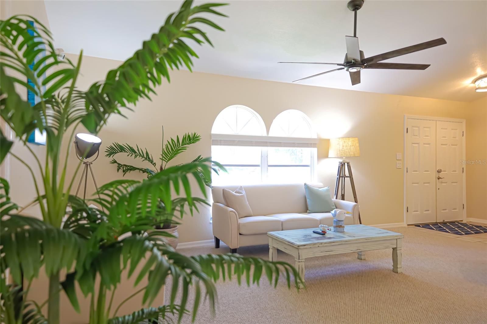 1690 Waxwing Ct Property Photo 5