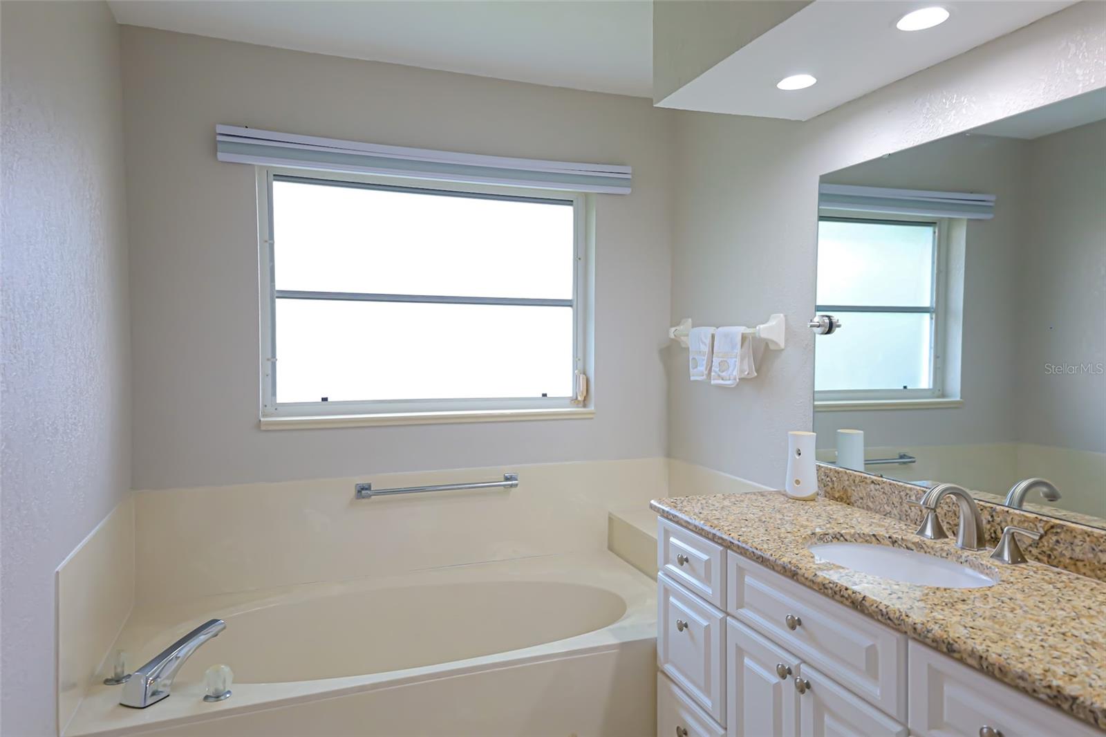 1690 Waxwing Ct Property Photo 12