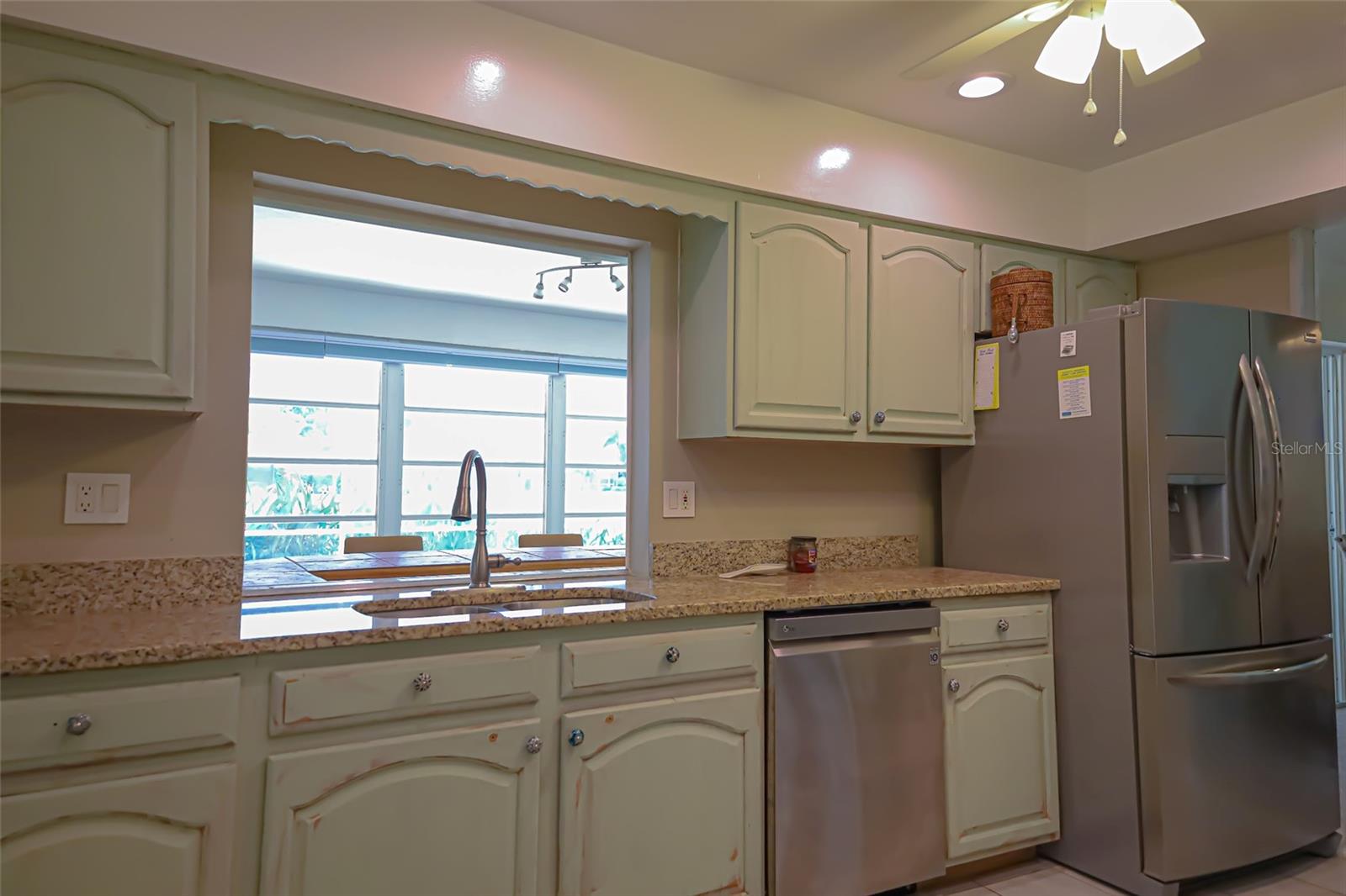 1690 Waxwing Ct Property Photo 22