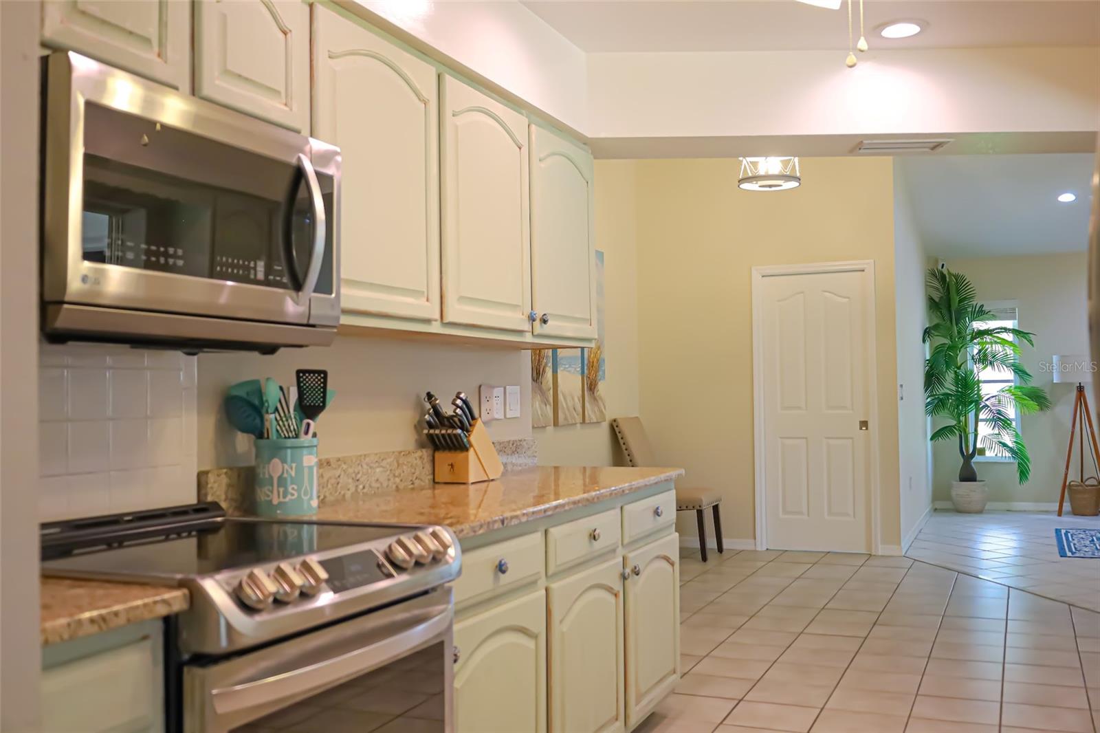 1690 Waxwing Ct Property Photo 23