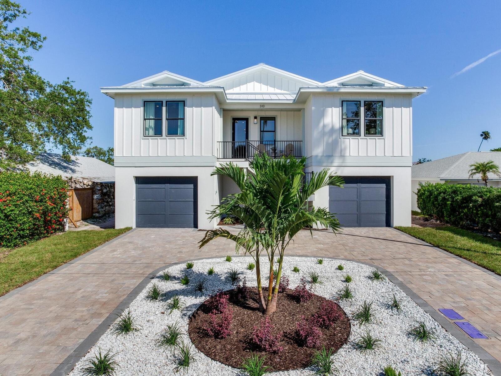 17030 Dolphin Dr Property Photo 1