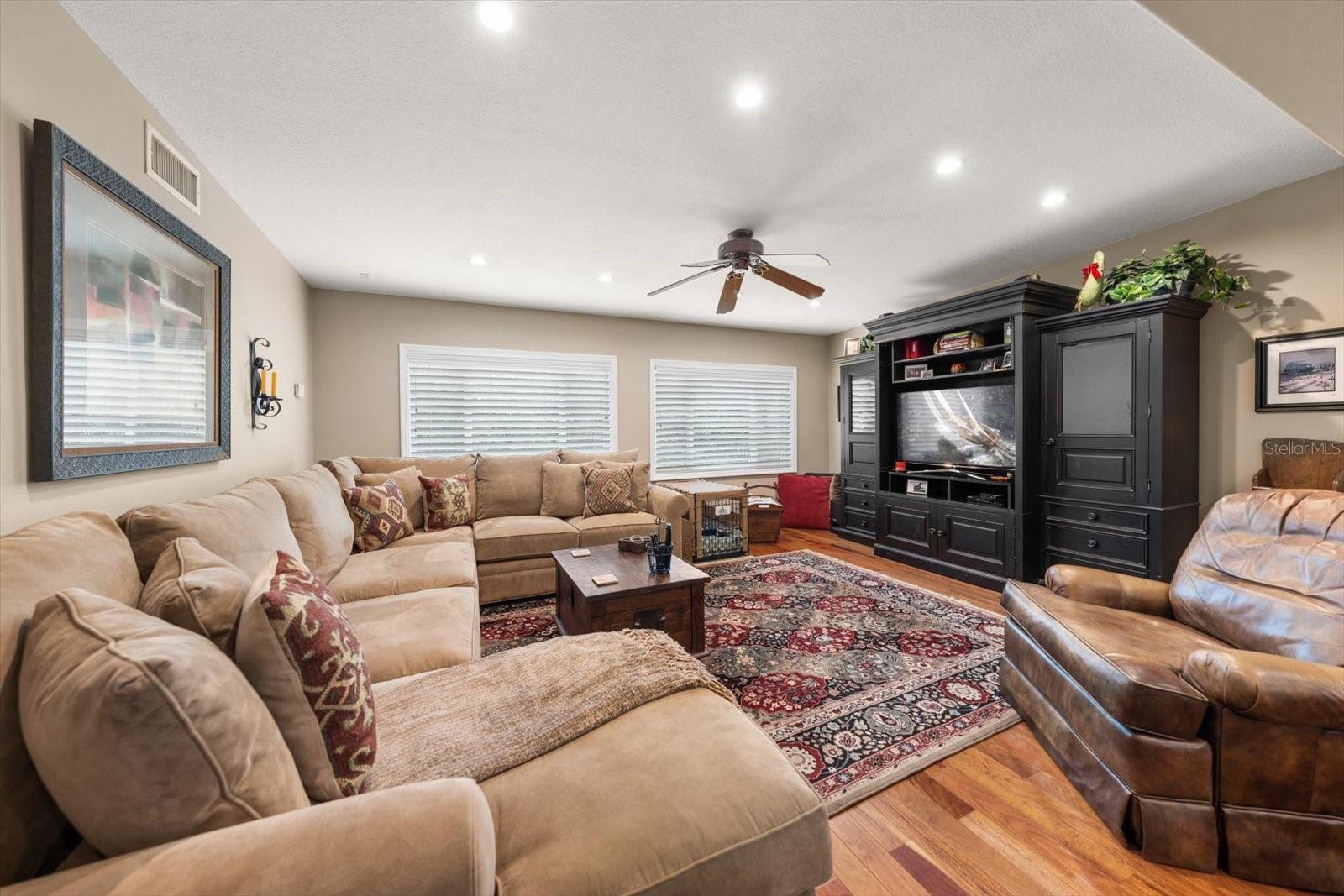 1718 Meredith Ln Property Photo 8