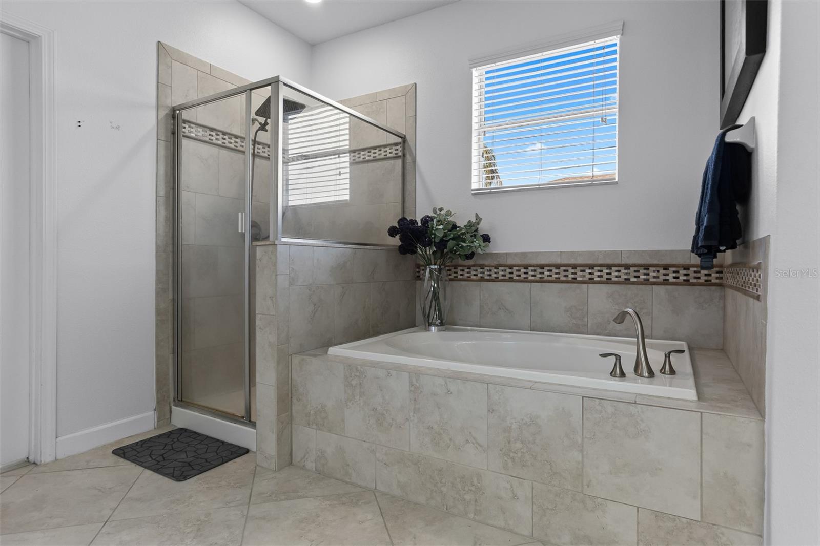 TB8484931 Property Photo 16
