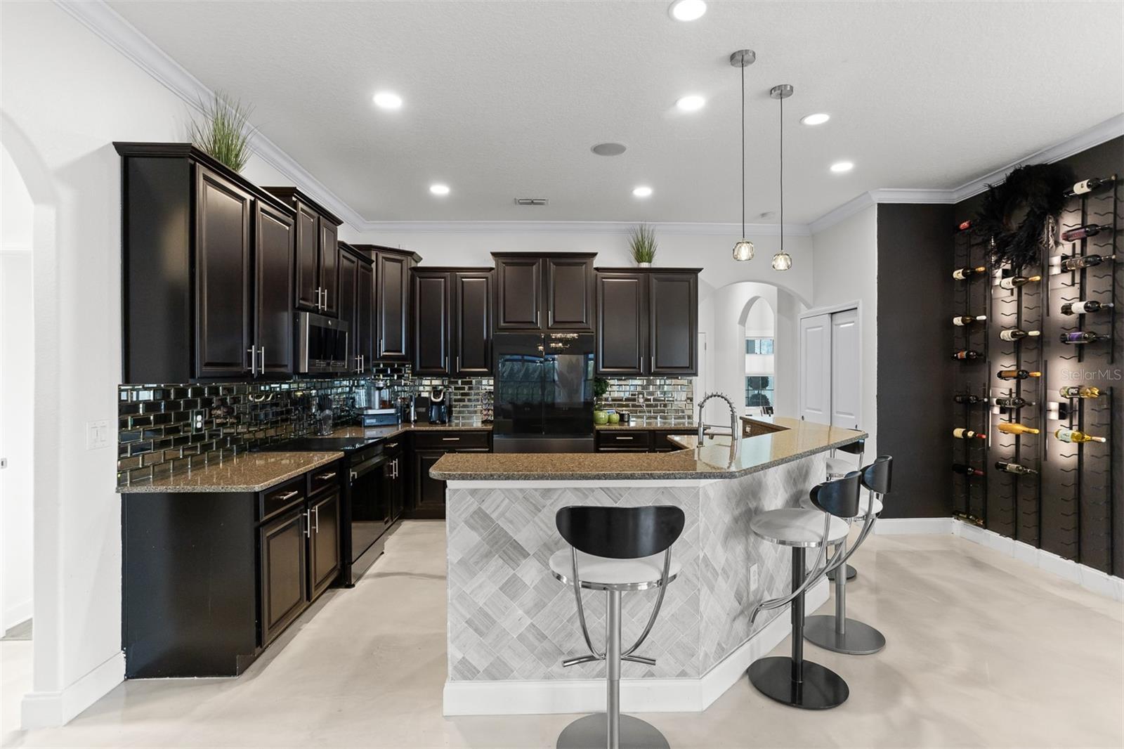 TB8484931 Property Photo 20