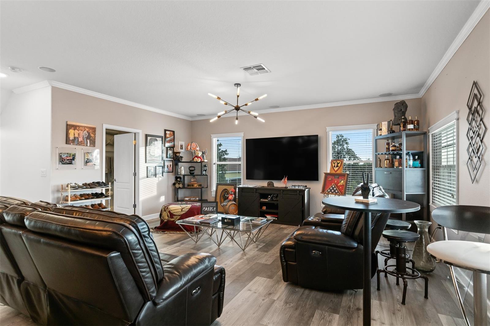 TB8484931 Property Photo 43