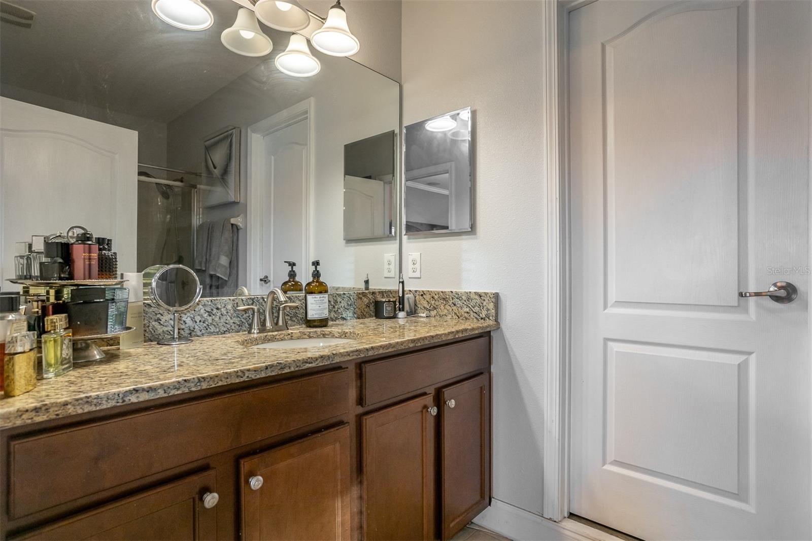 TB8484931 Property Photo 46