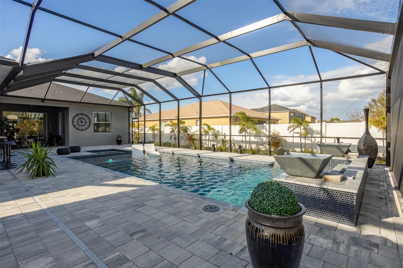 TB8484931 Property Photo 57