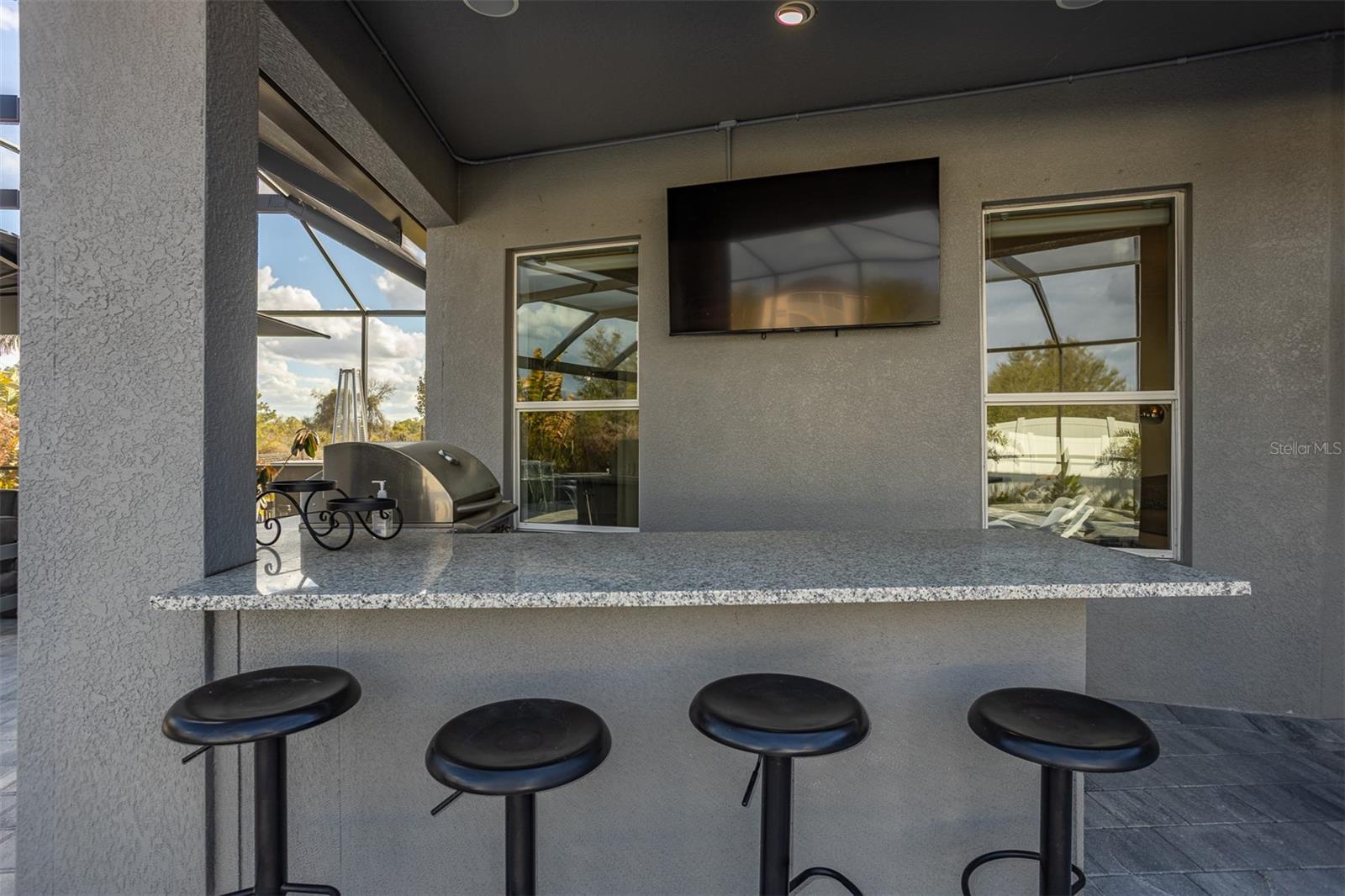 TB8484931 Property Photo 60