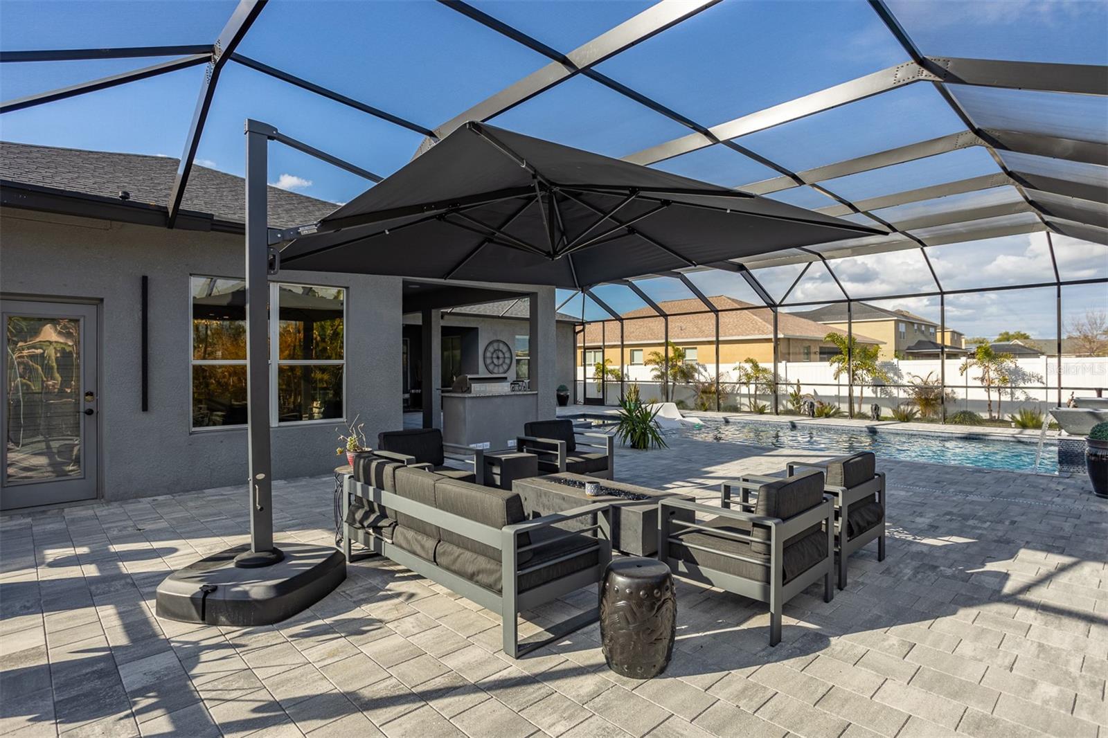TB8484931 Property Photo 61