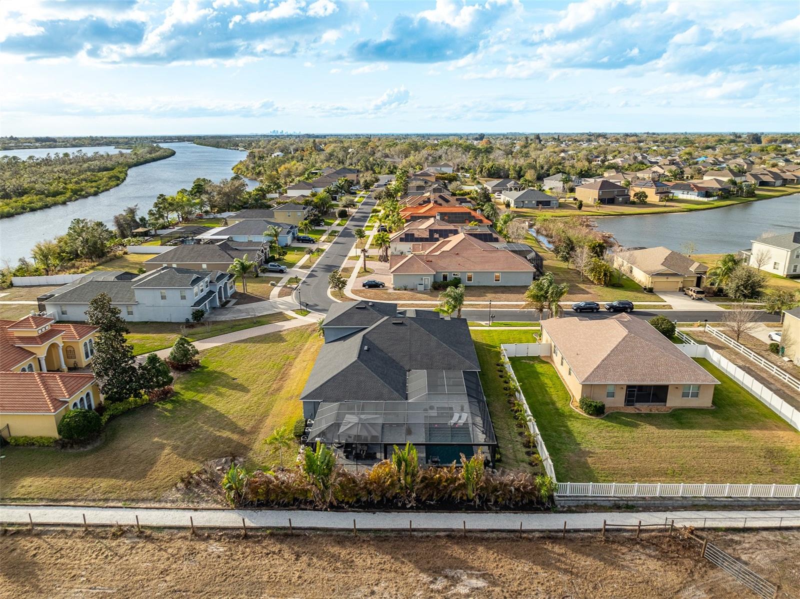 TB8484931 Property Photo 67