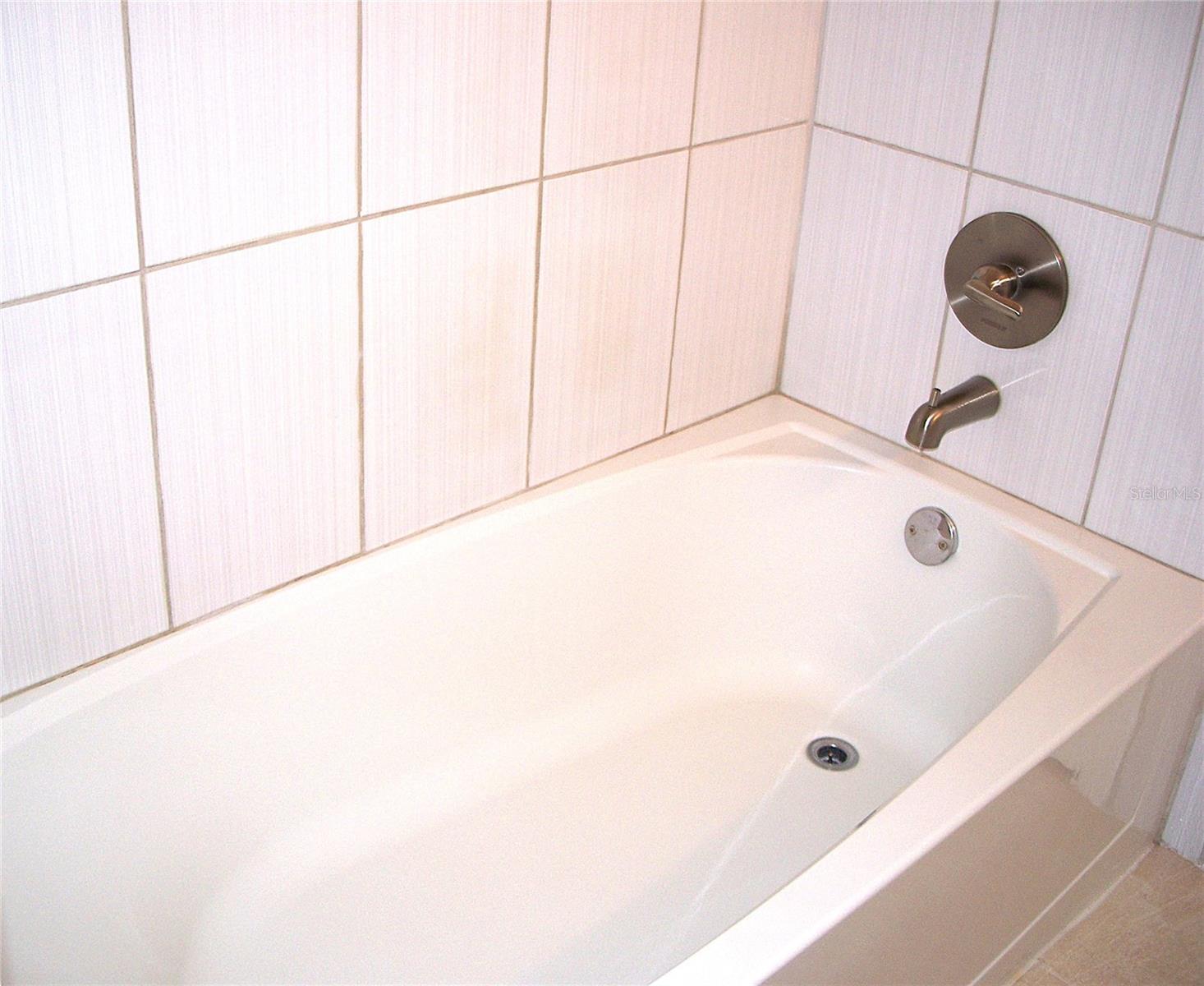 3808 N Oak Dr #u42 Property Photo 9