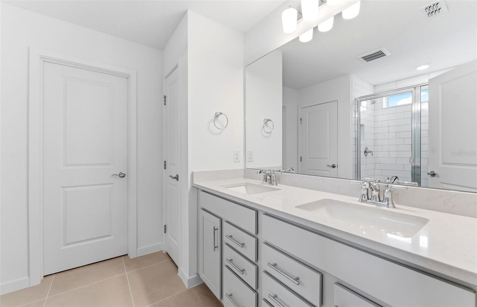 16829 Harmony River Ln Property Photo 10