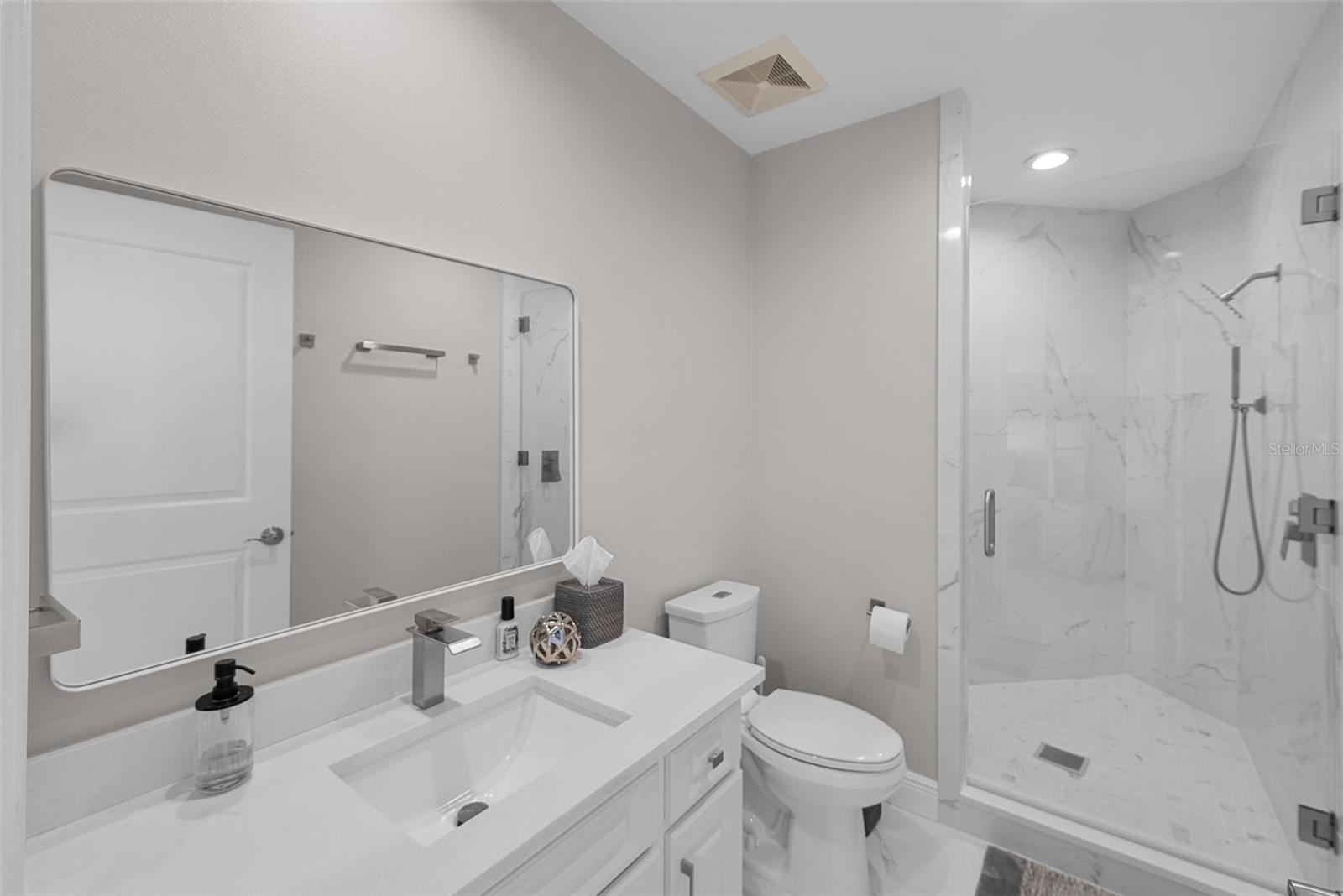 449 S 12th St #1402 Property Photo 26