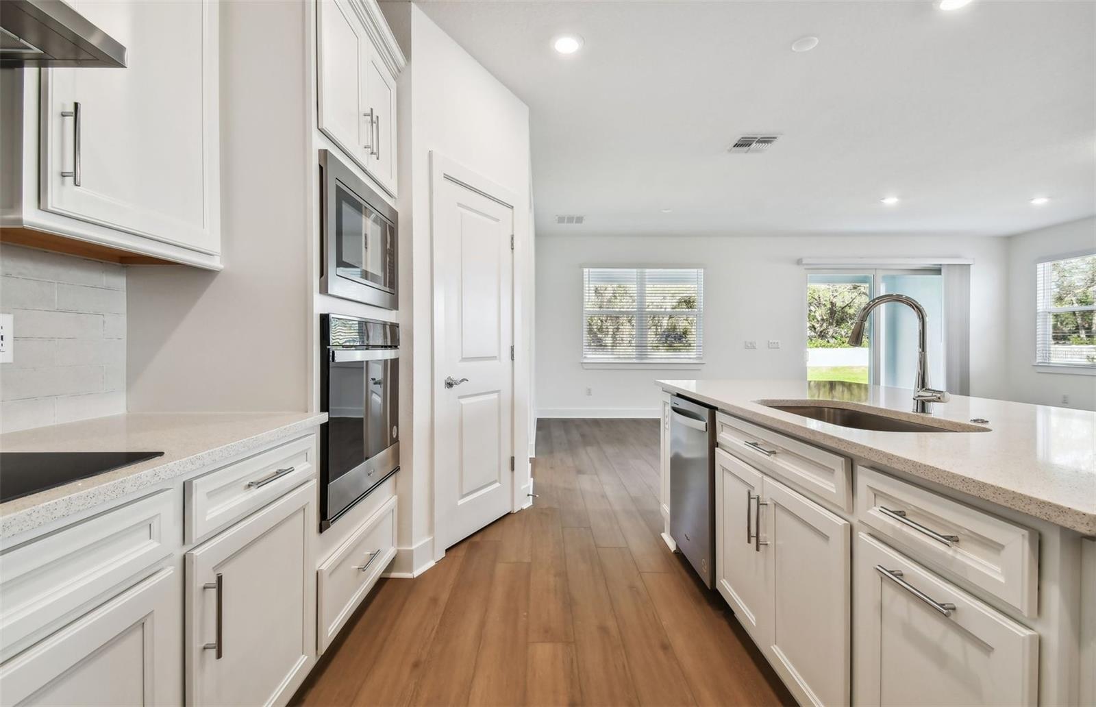 17040 Canary Trl Property Photo 4