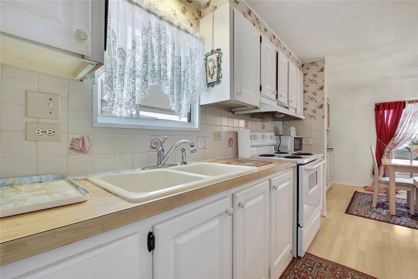 4809 Empress Ln Property Photo 13