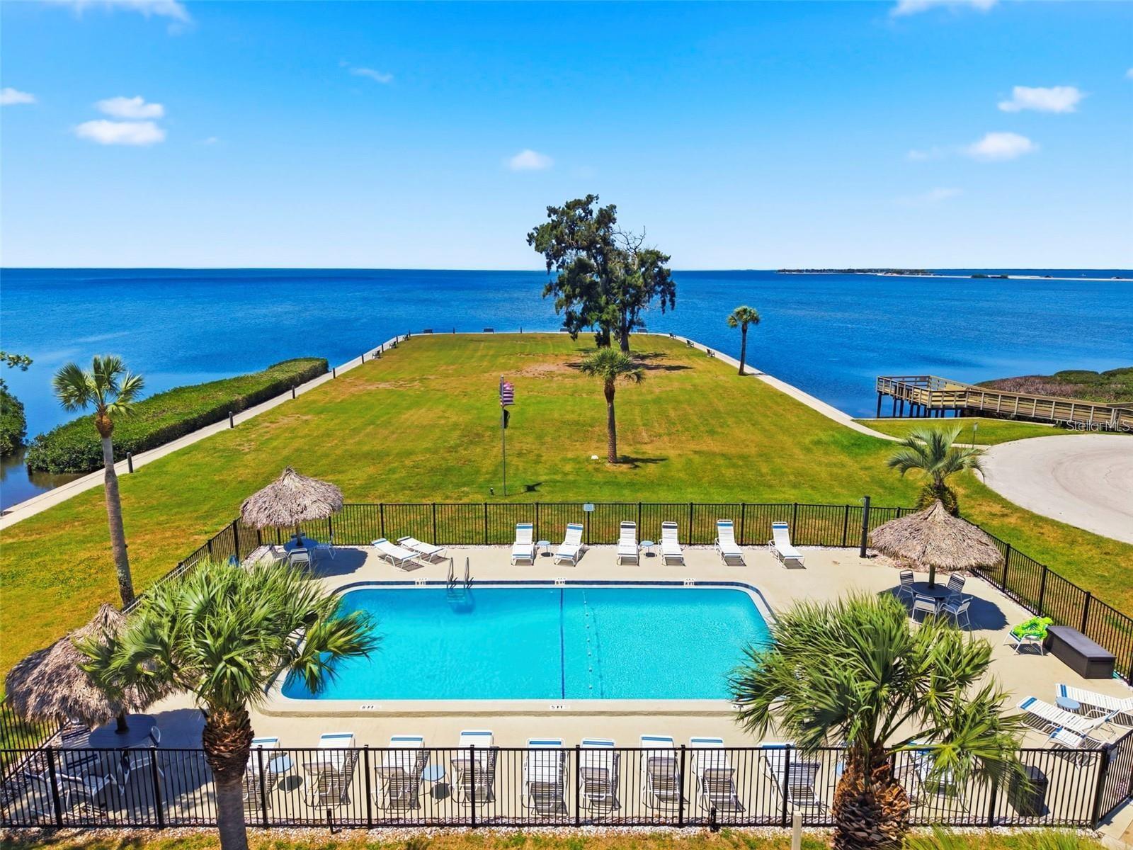 36 Windrush Bay Dr #36 Property Photo 2