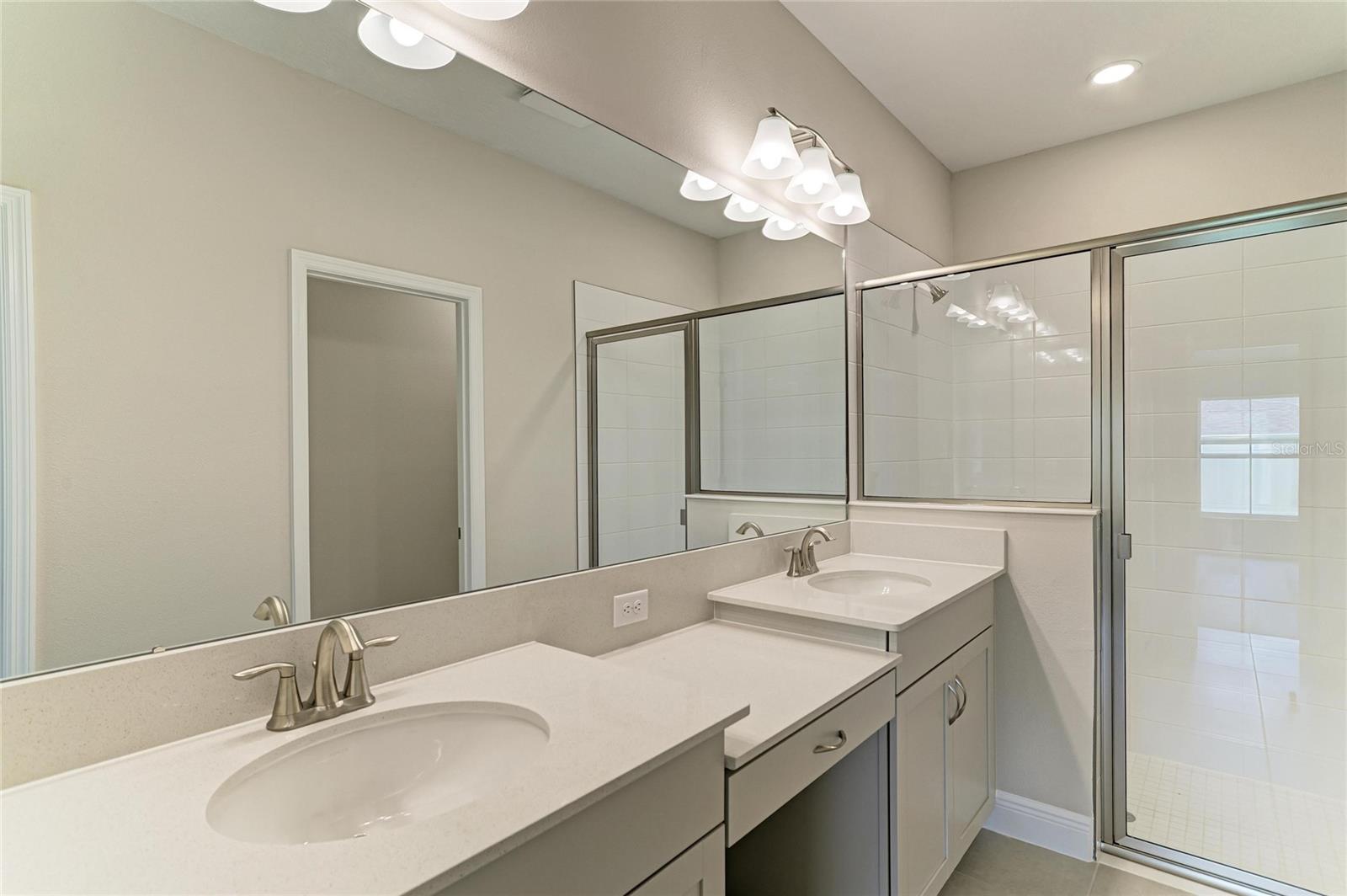 12373 Oak Hill Way Property Photo 8