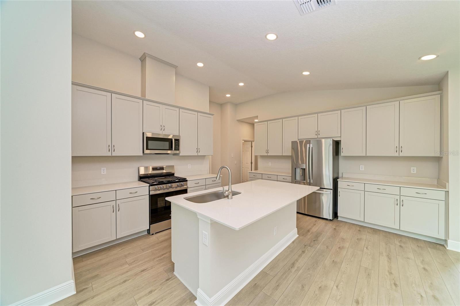 12373 Oak Hill Way Property Photo 13