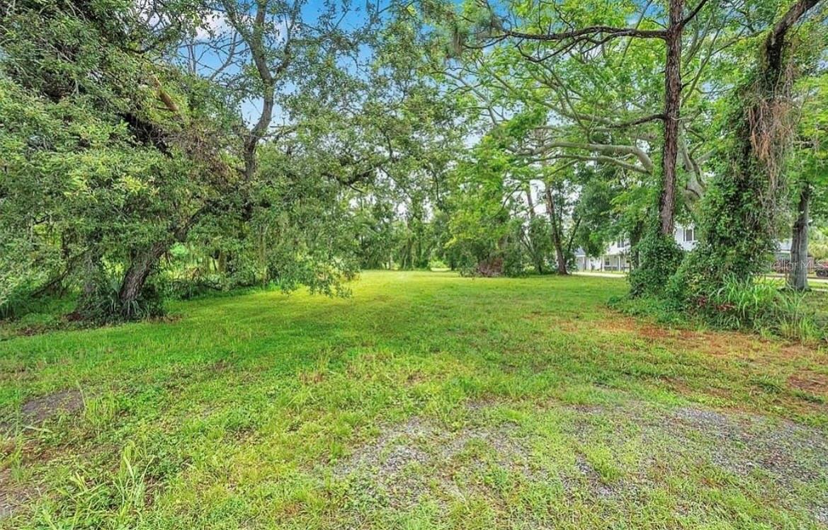 1st Ave N Property Photo 2