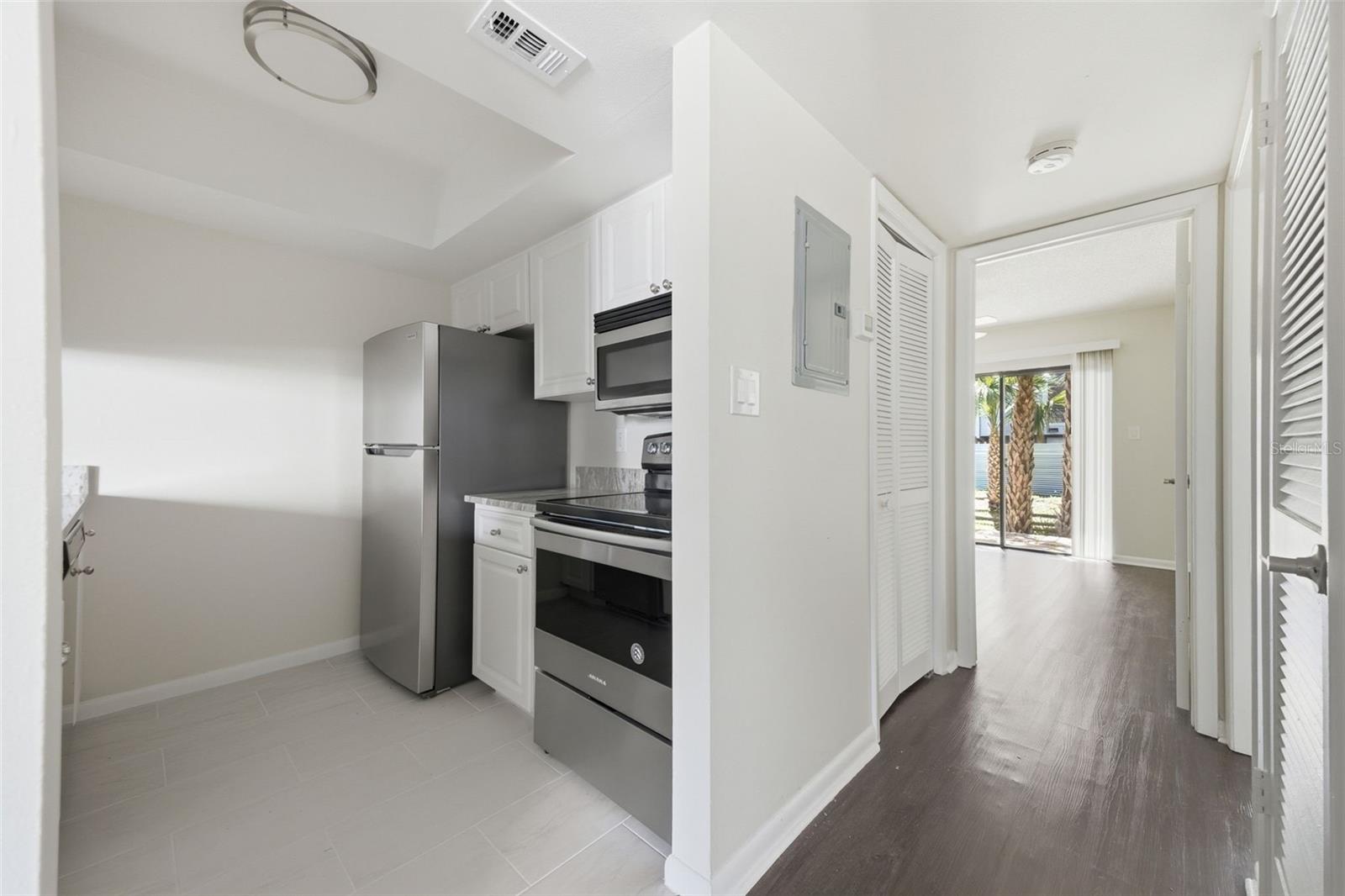 3102 W Horatio St #12 Property Photo 4