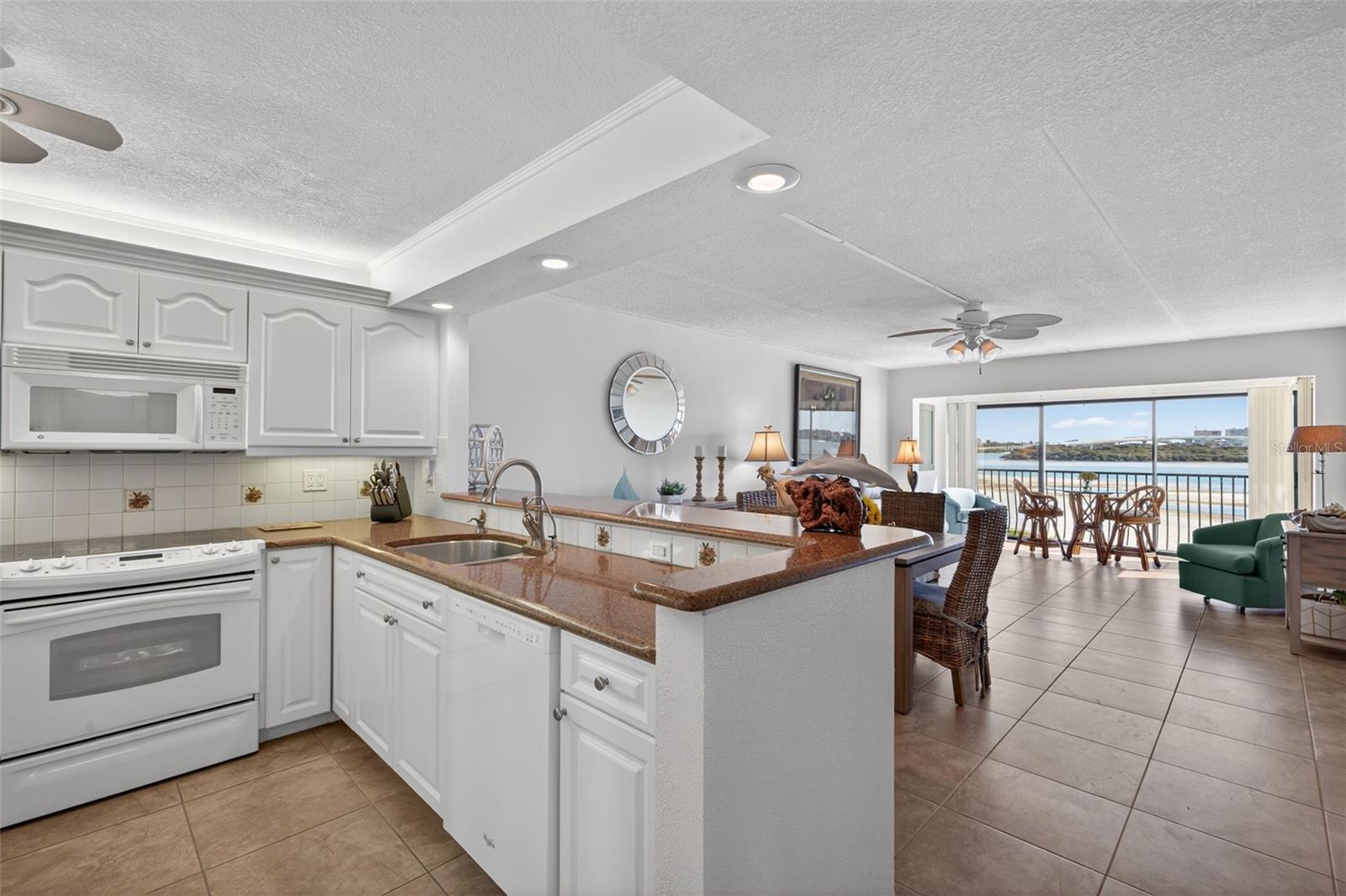 865 S Gulfview Blvd #207 Property Photo 17
