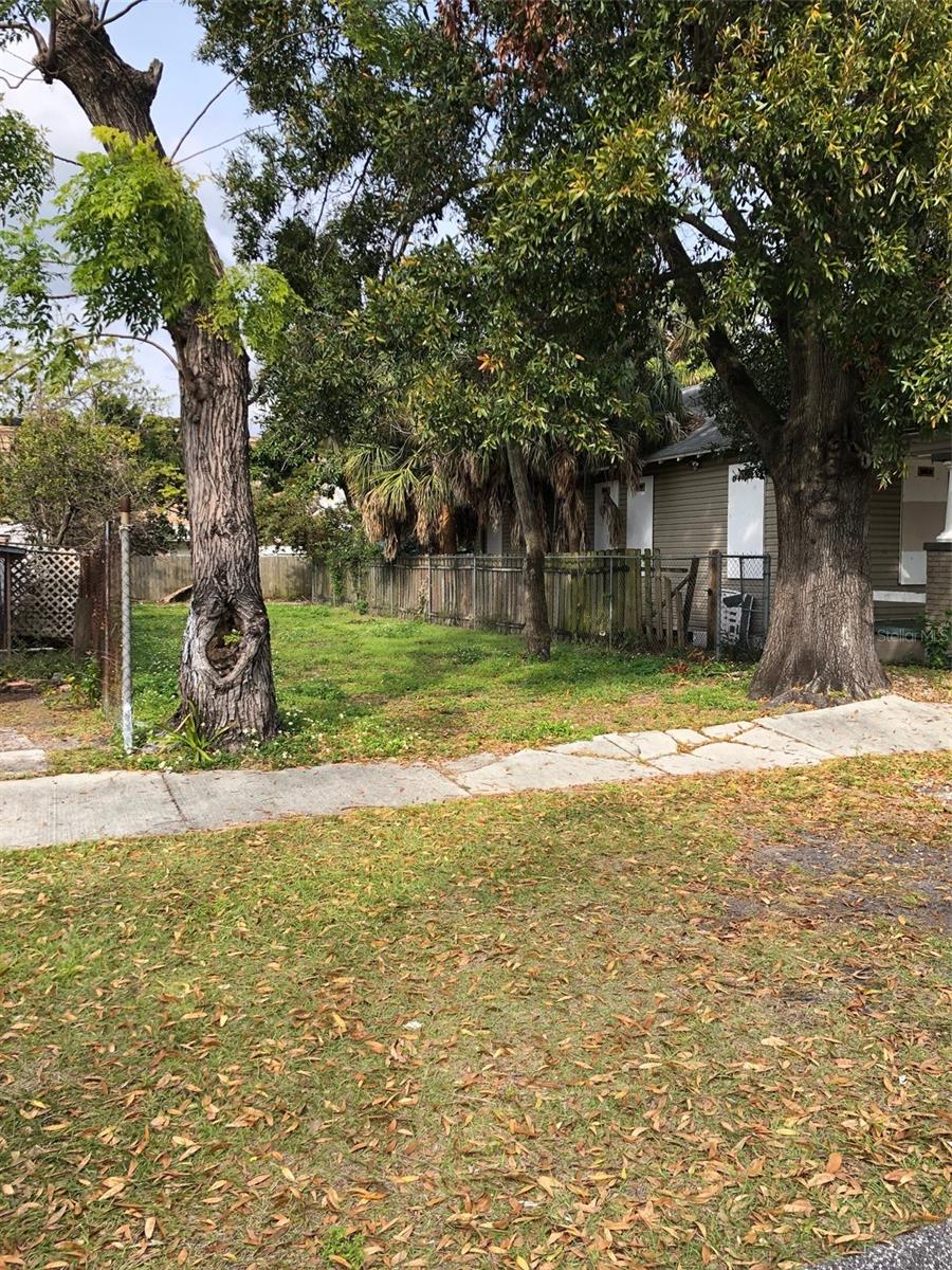 2515 W Union St Property Photo 2