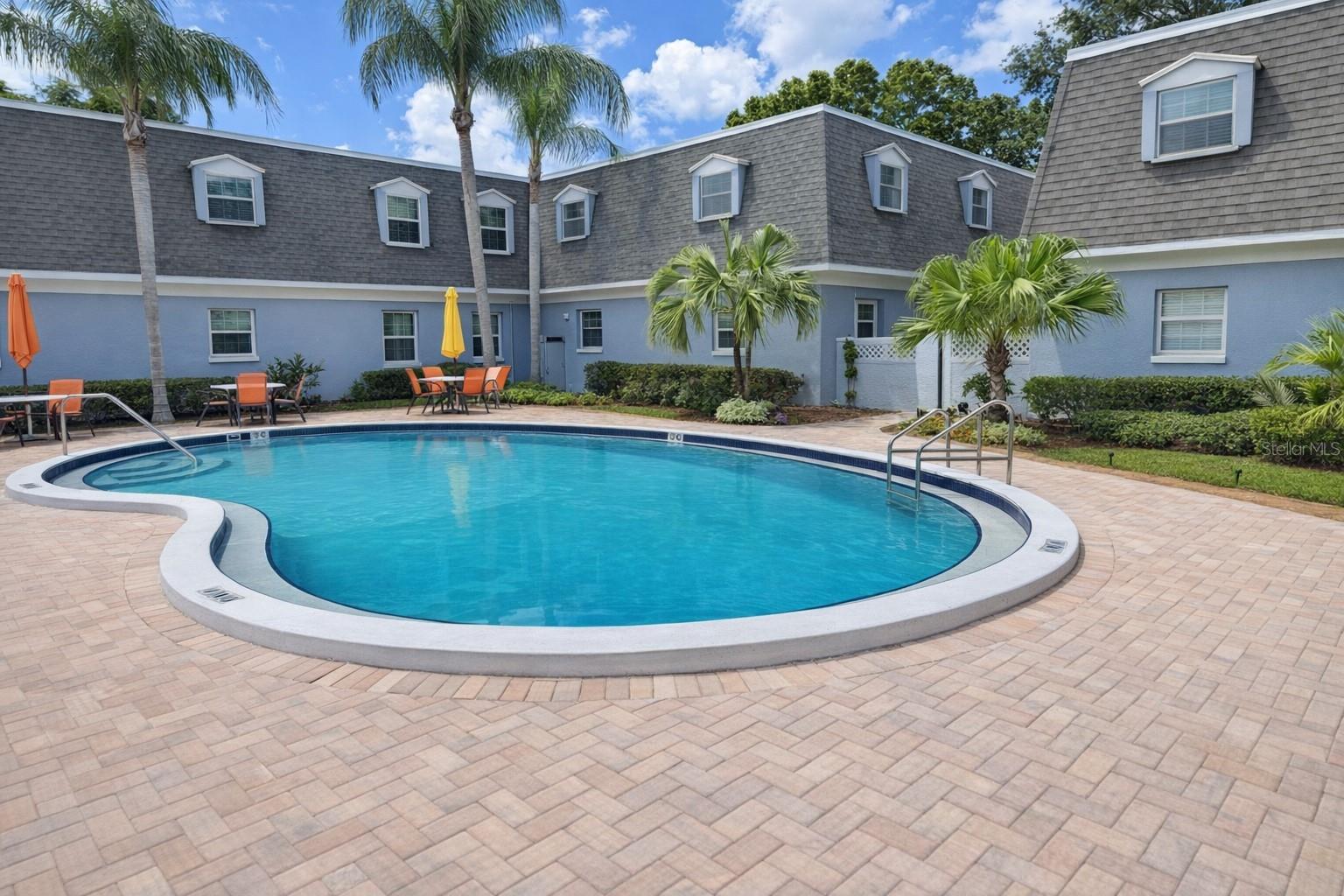 1712 Belleair Forest Dr #a Property Photo 2