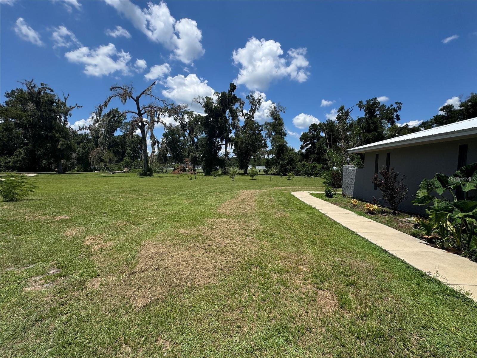 4925 N Us Highway 441 Property Photo 2