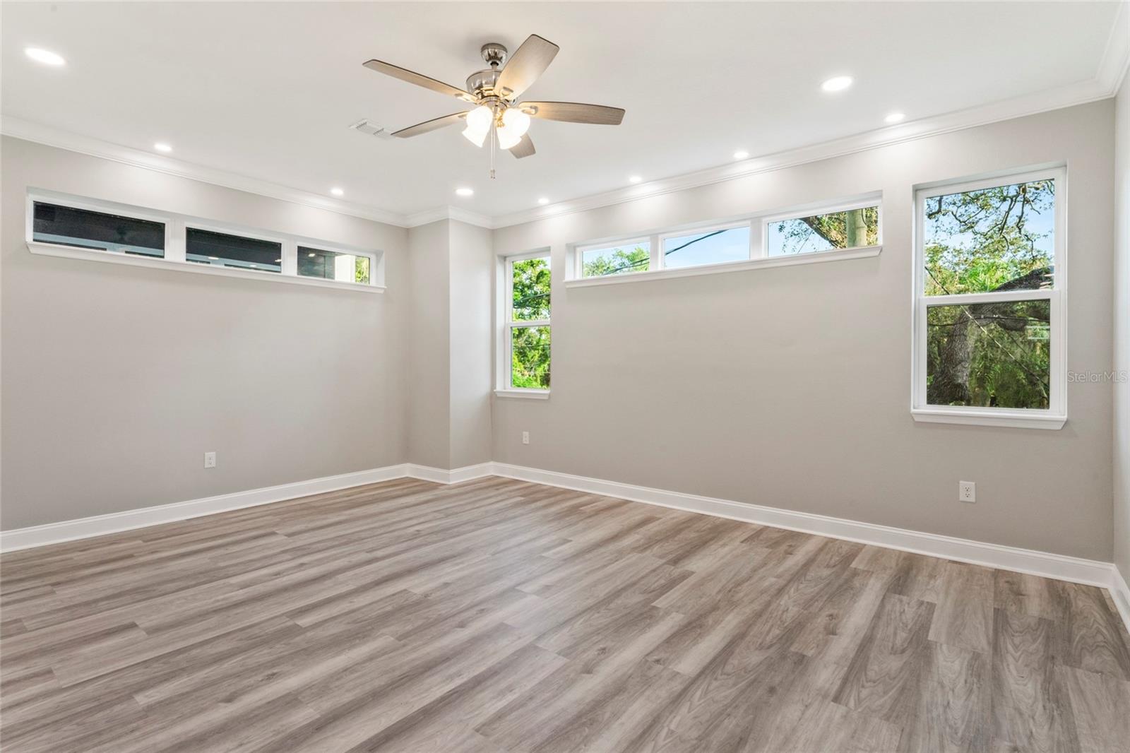 809 W Linebaugh Ave #1b Property Photo 18