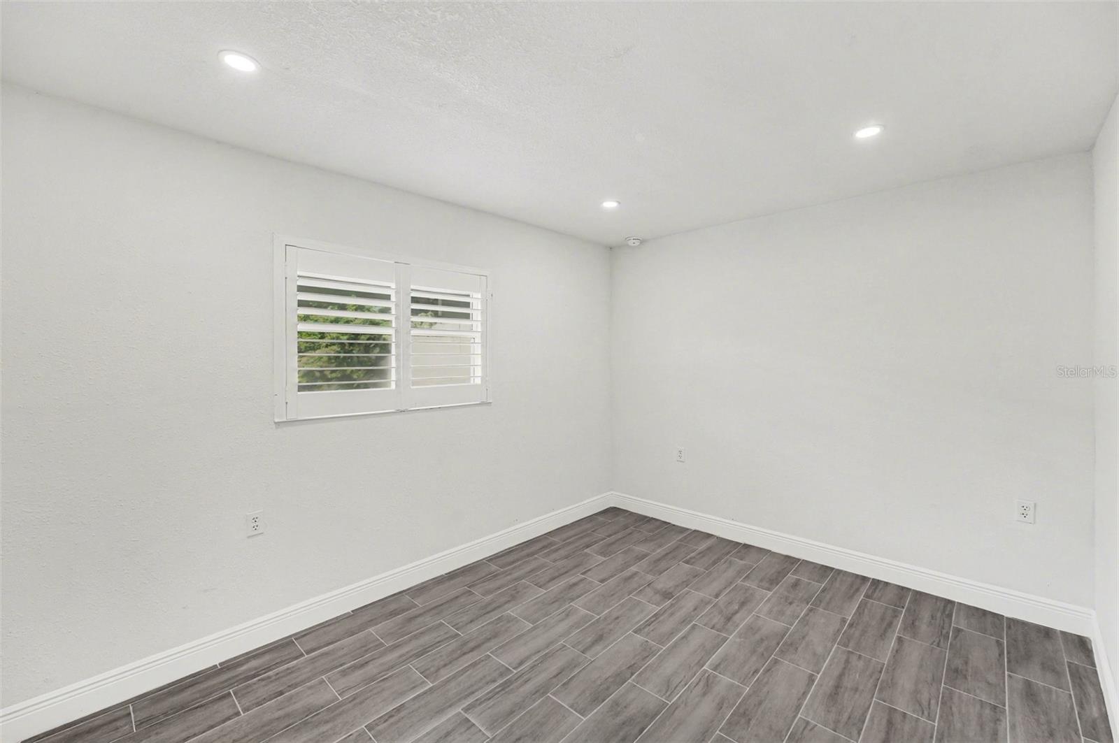 318 Bath St Property Photo 18