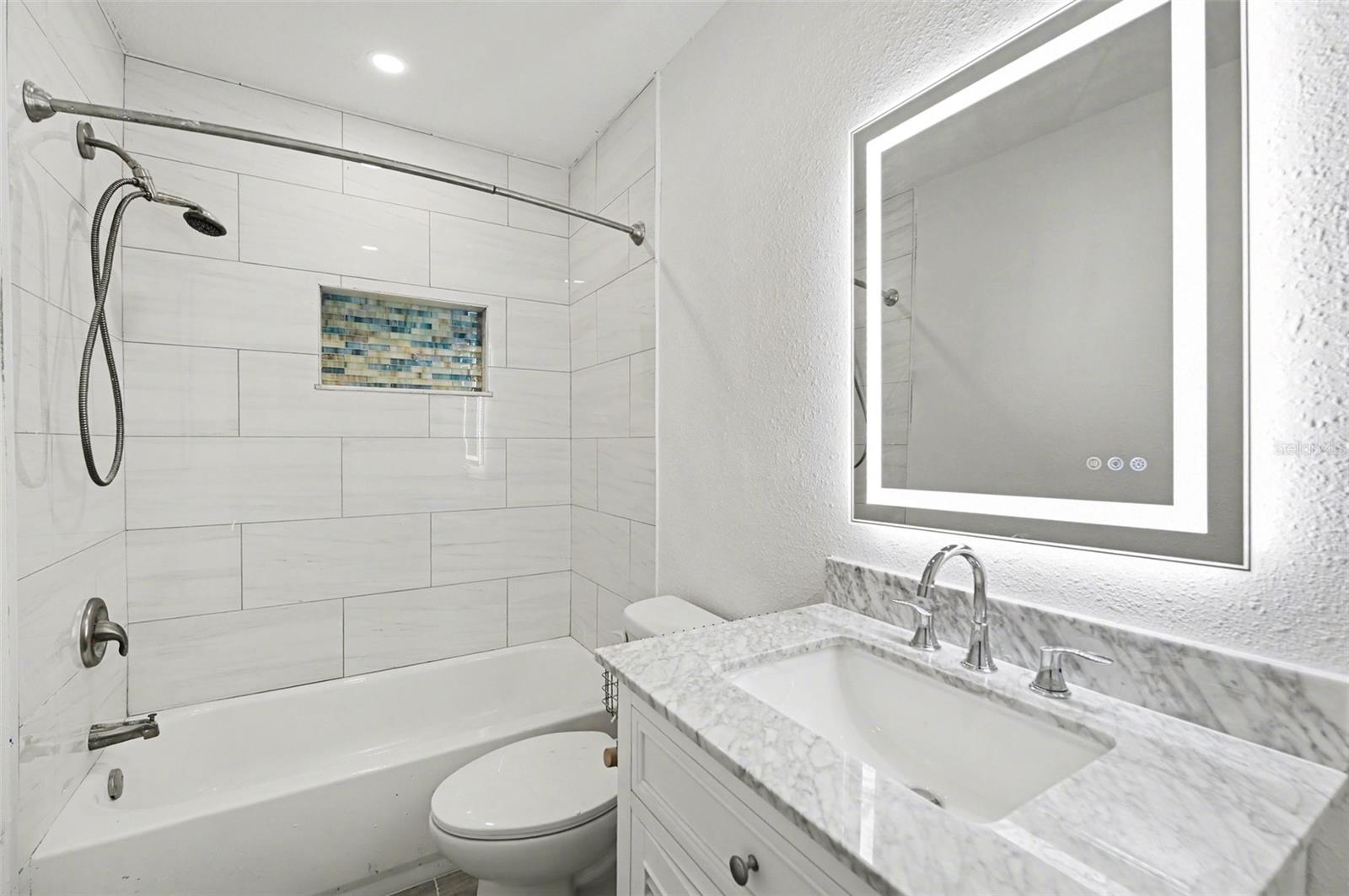 318 Bath St Property Photo 21