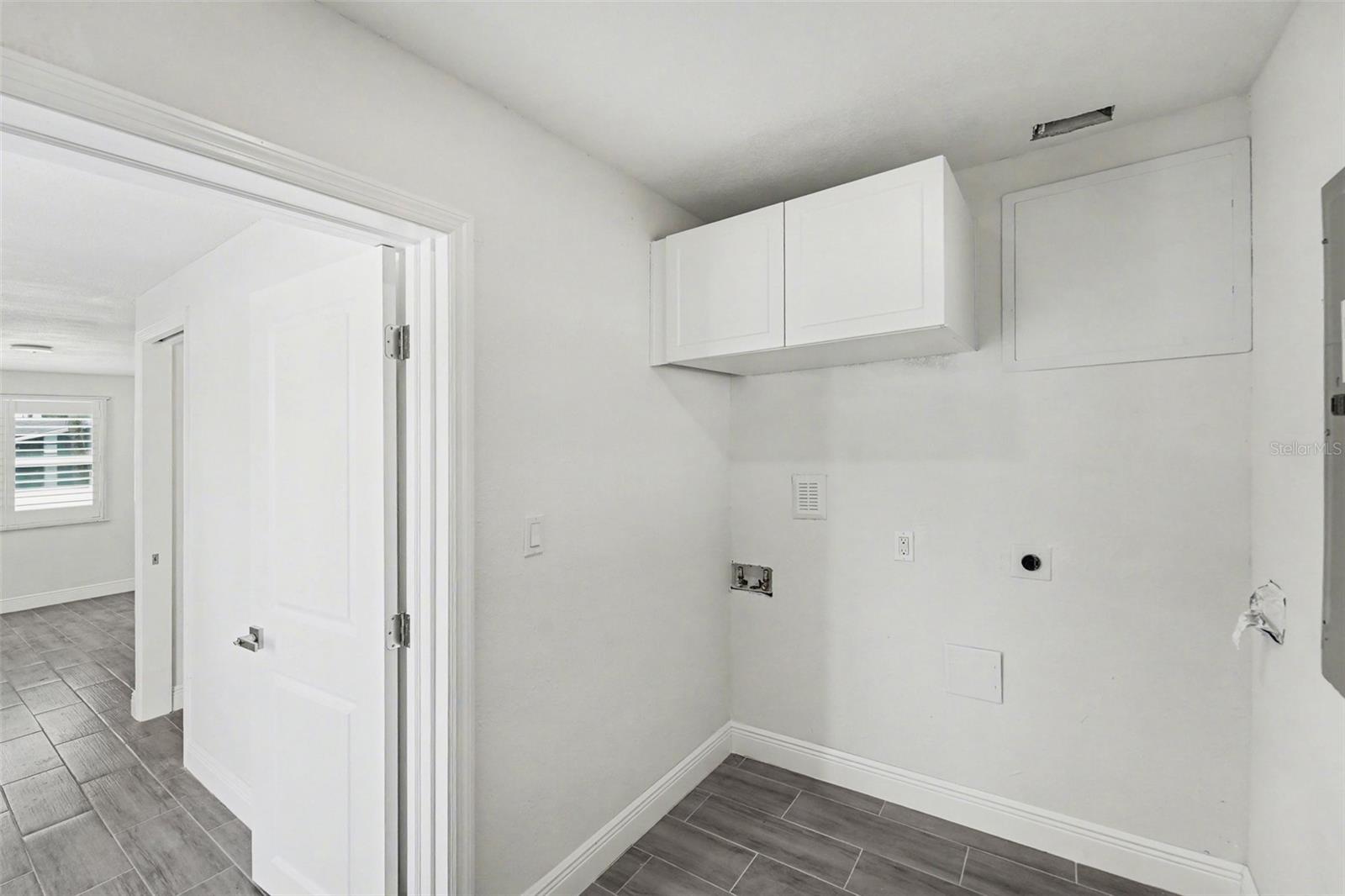 318 Bath St Property Photo 25