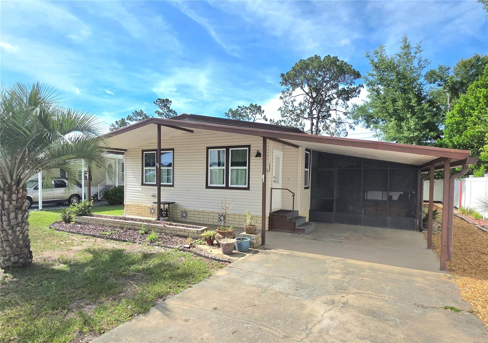 37408 Marta Ave Property Photo 3