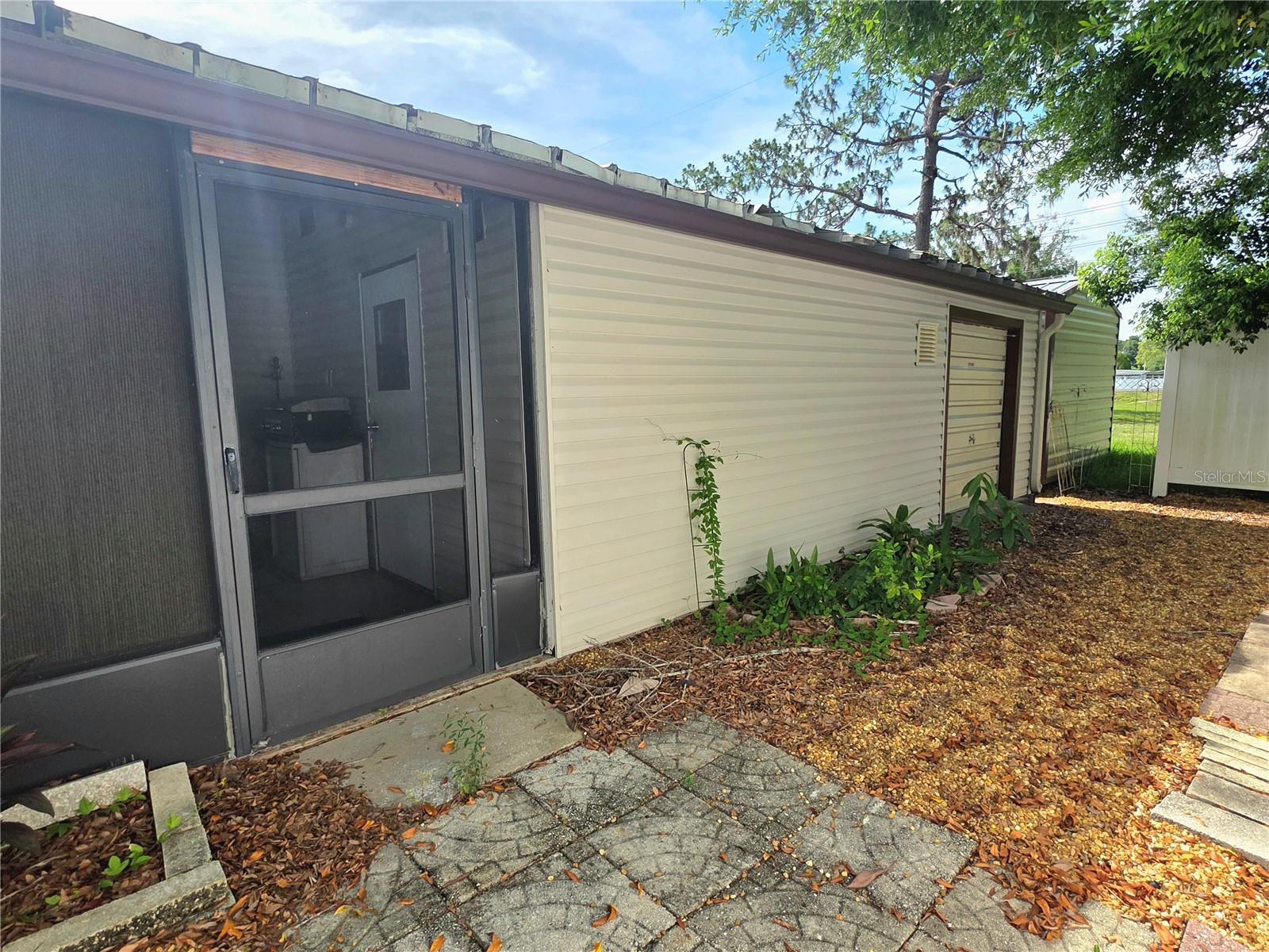 37408 Marta Ave Property Photo 5