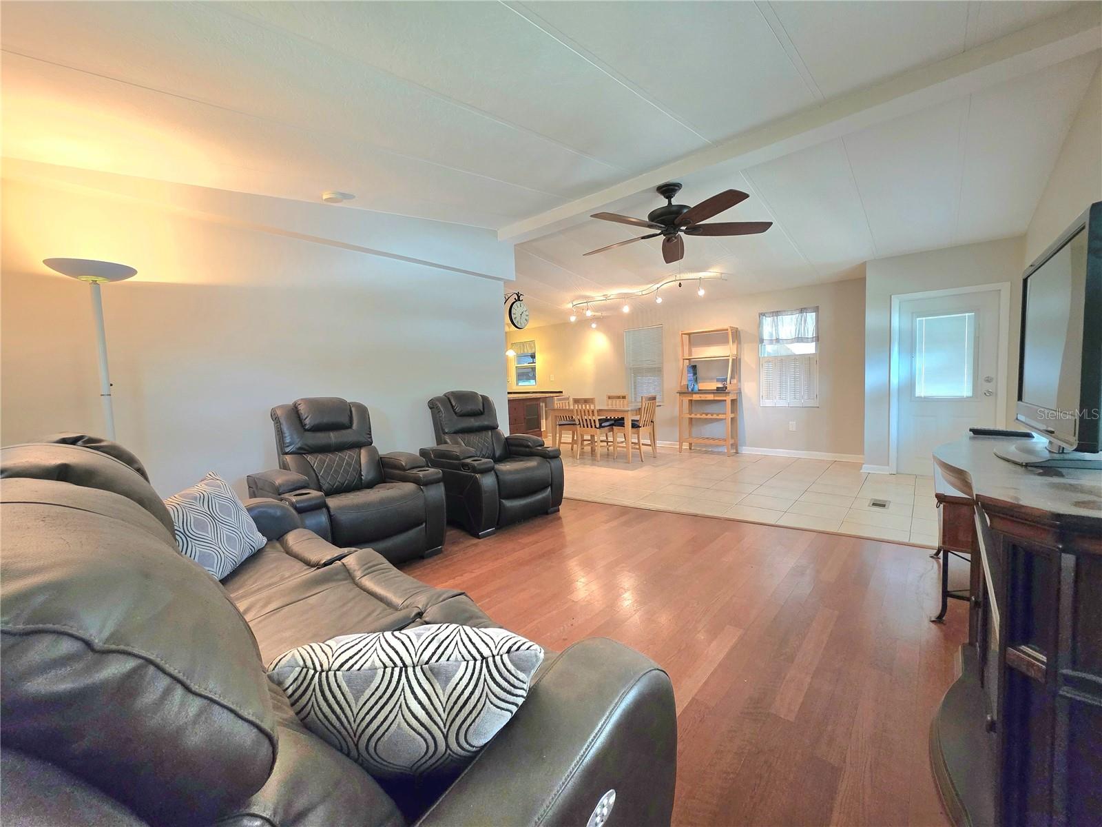 37408 Marta Ave Property Photo 12