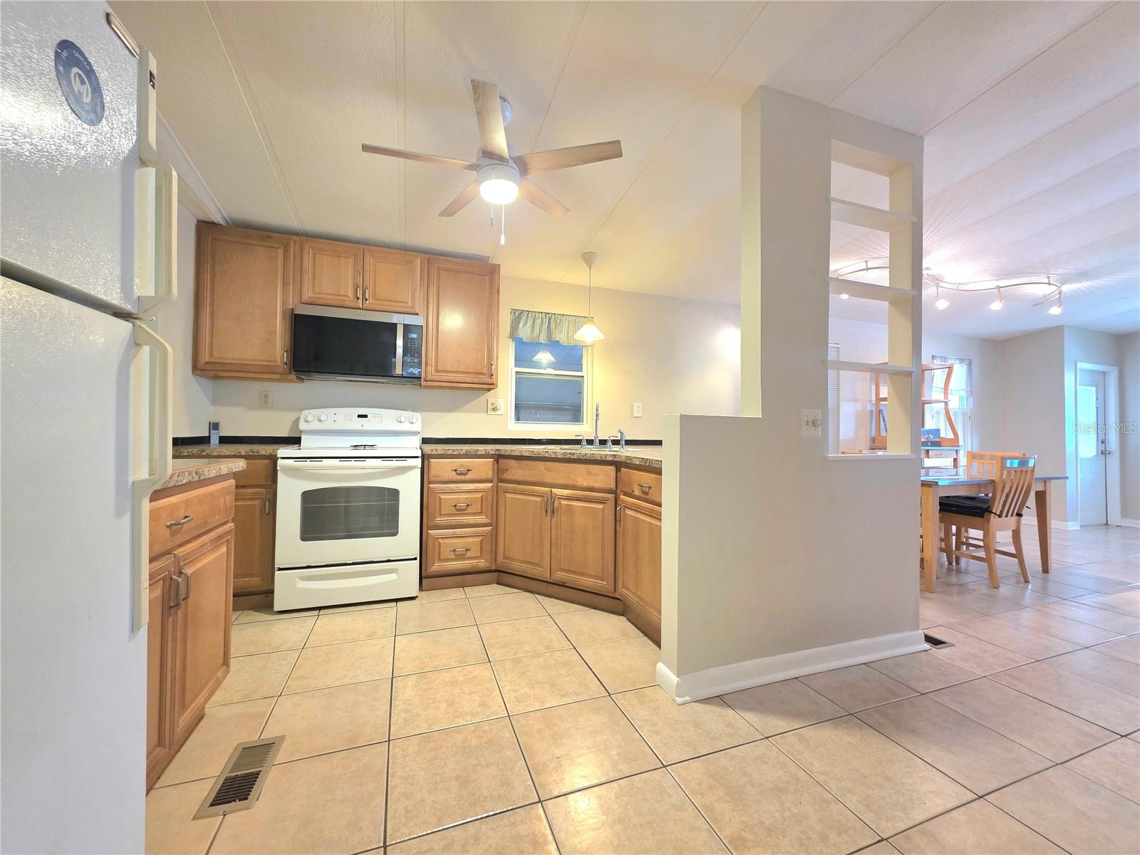 37408 Marta Ave Property Photo 17