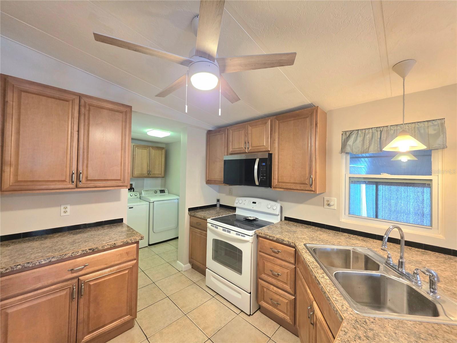 37408 Marta Ave Property Photo 18
