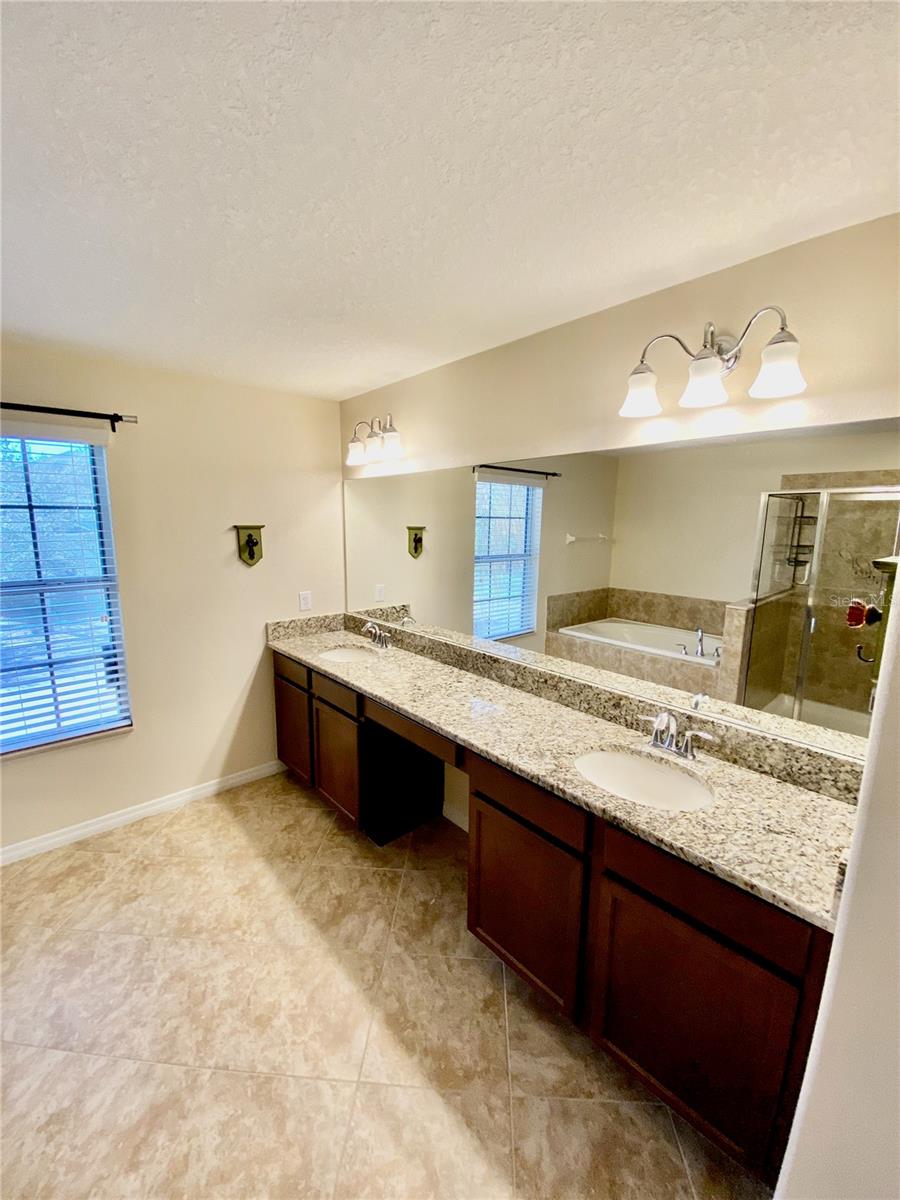 12130 Streambed Dr Property Photo 40