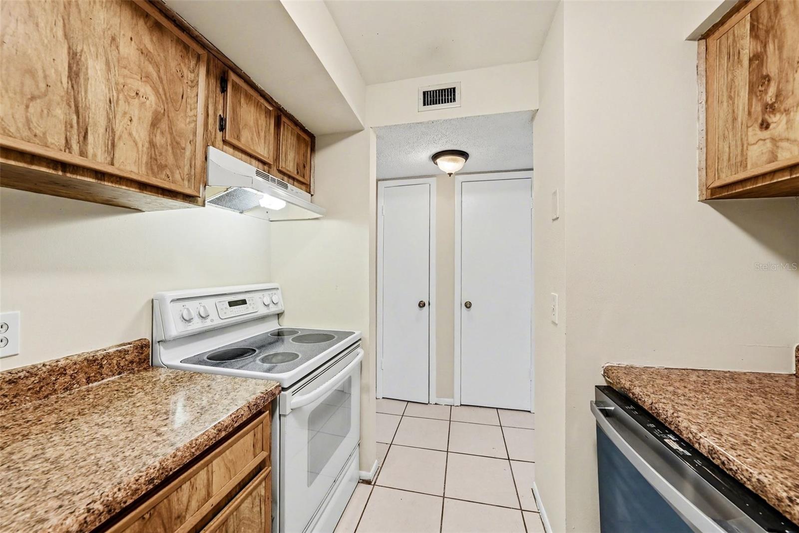 14319 Hanging Moss Cir #101 Property Photo 14