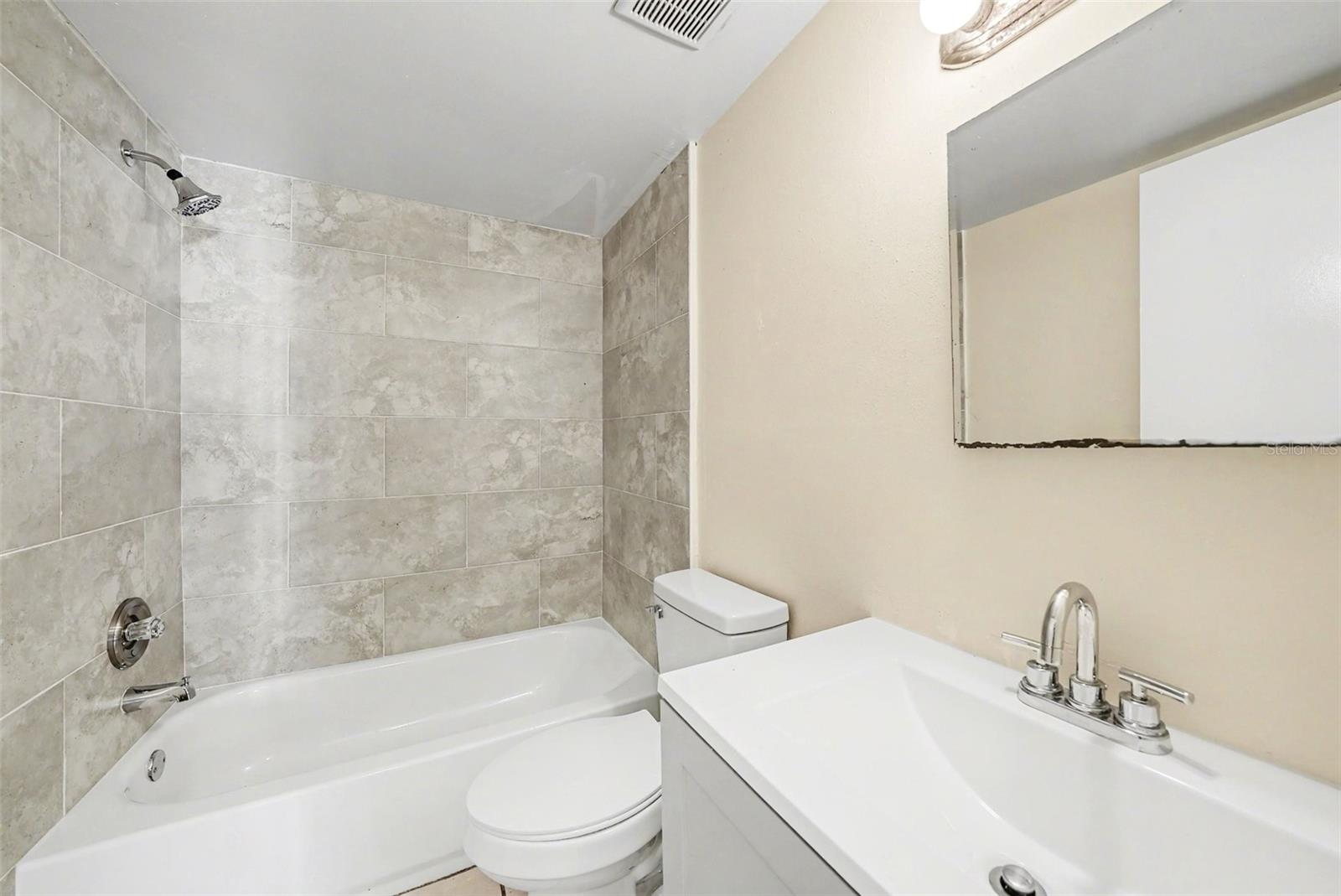 14319 Hanging Moss Cir #101 Property Photo 19