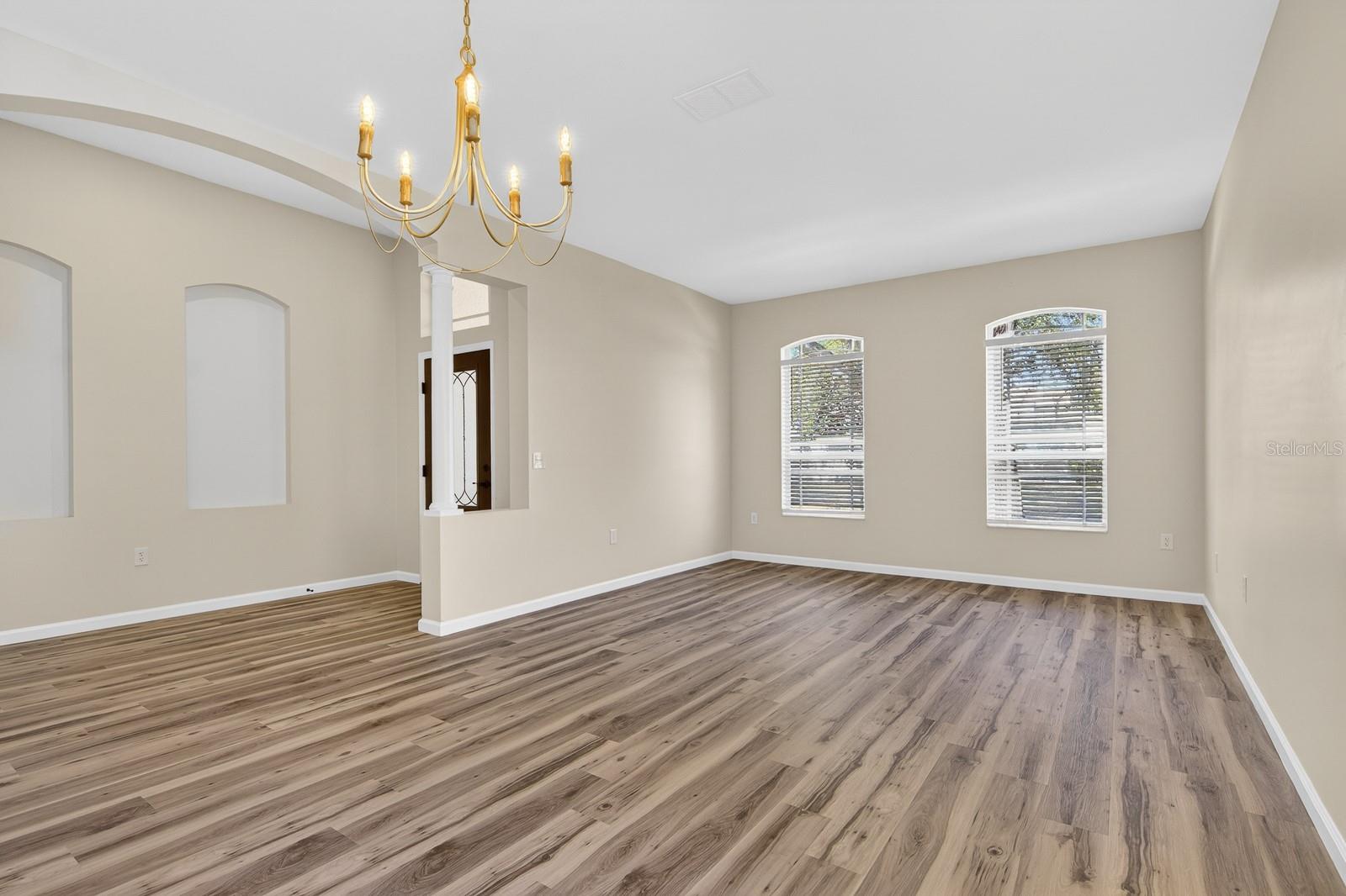 6002 Martinglade Pl Property Photo 4