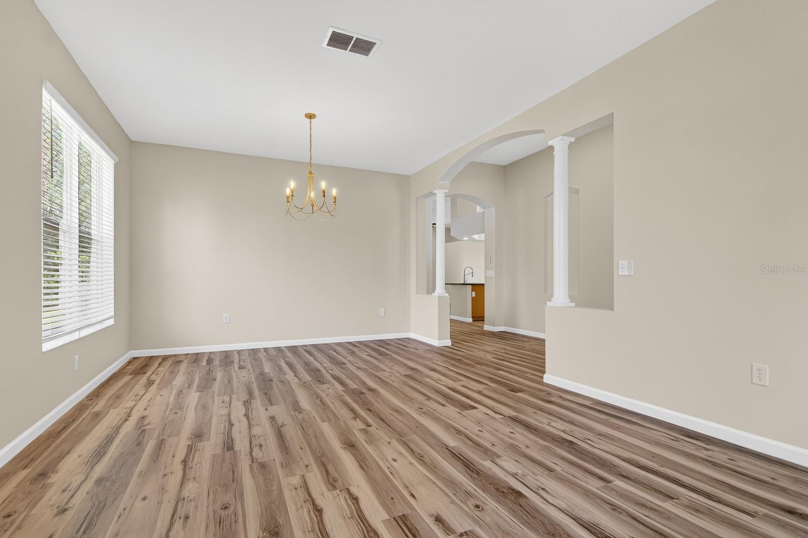 6002 Martinglade Pl Property Photo 5