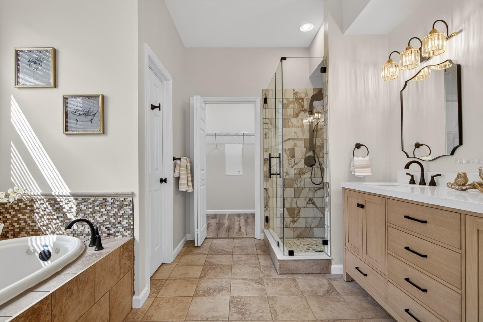 6002 Martinglade Pl Property Photo 8