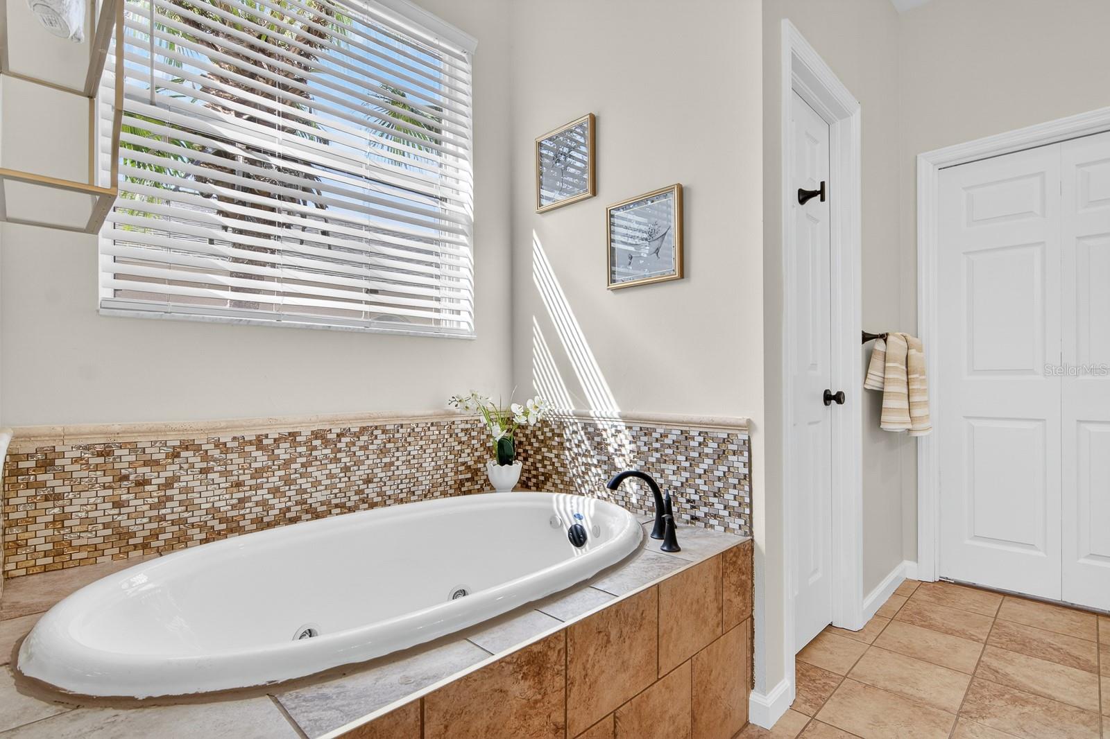 6002 Martinglade Pl Property Photo 11
