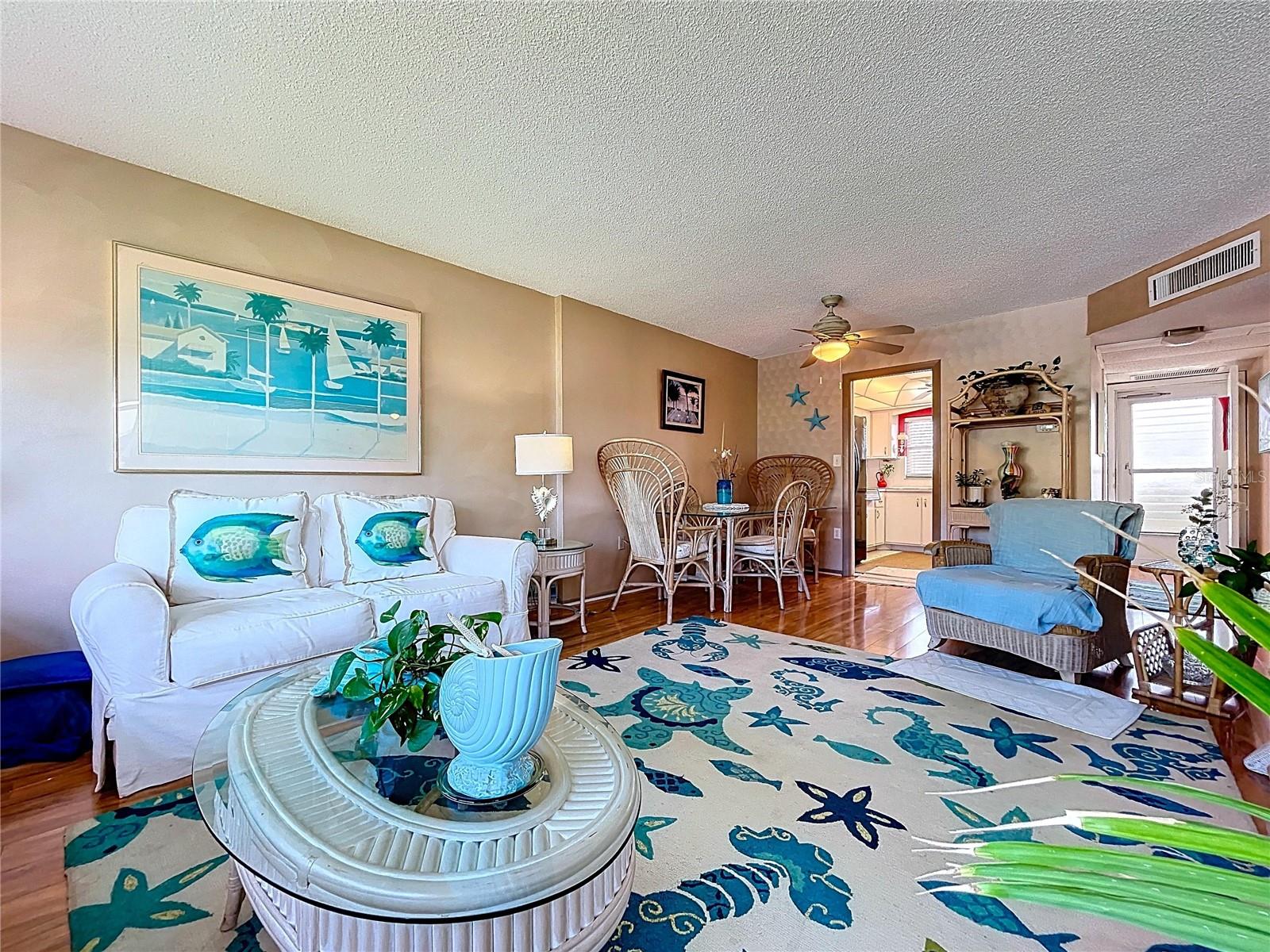 4650 Cove Cir #209 Property Photo 7
