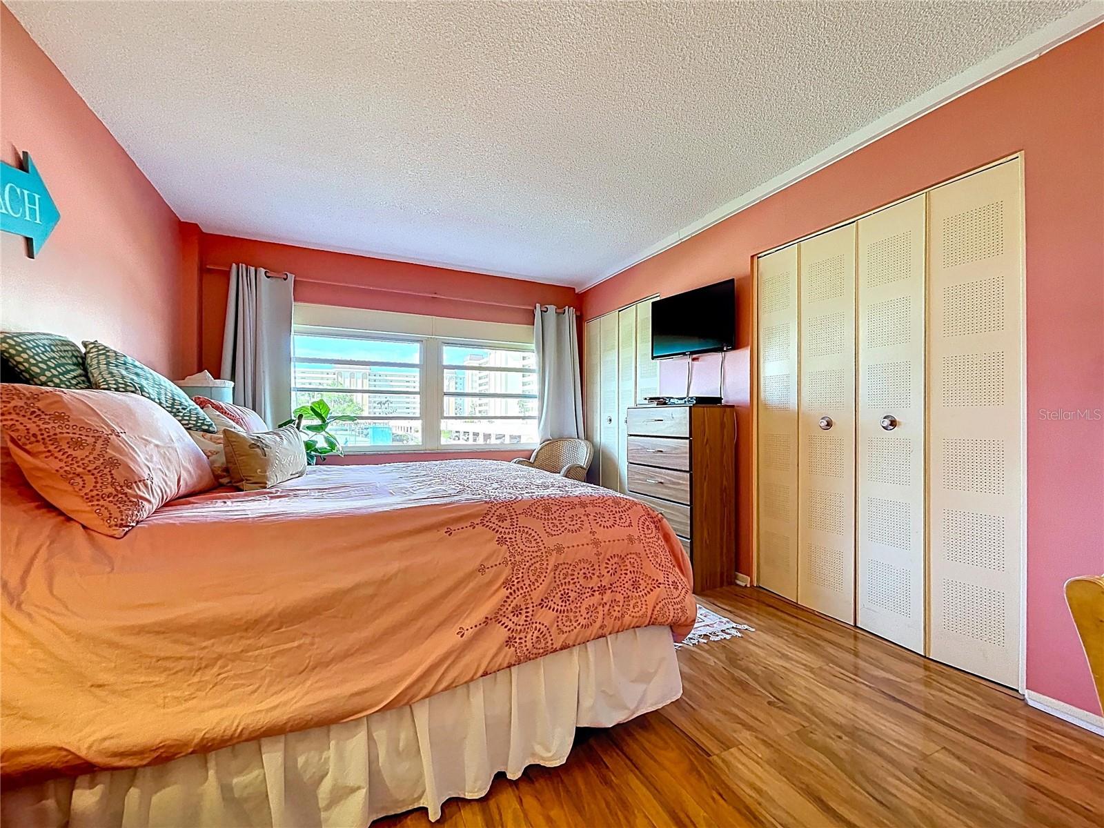 4650 Cove Cir #209 Property Photo 11