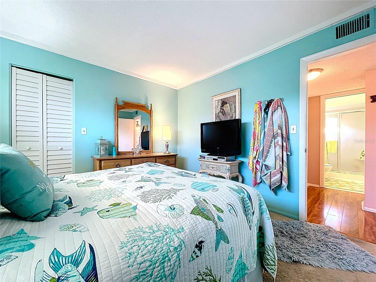4650 Cove Cir #209 Property Photo 17