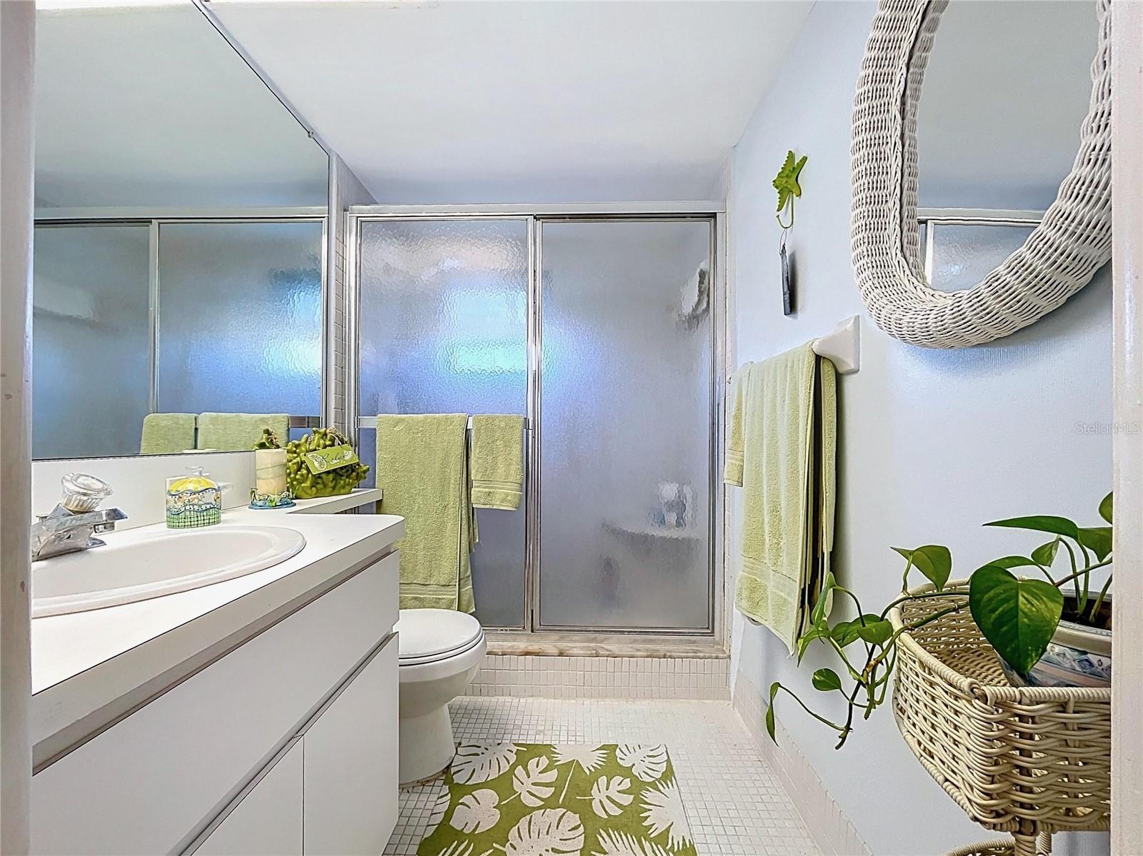 4650 Cove Cir #209 Property Photo 19